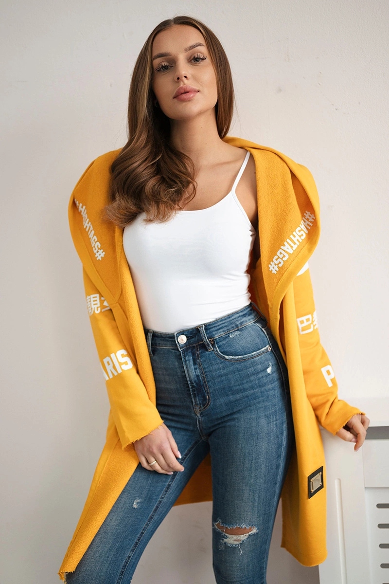 Přehoz s nápisy hořčicový