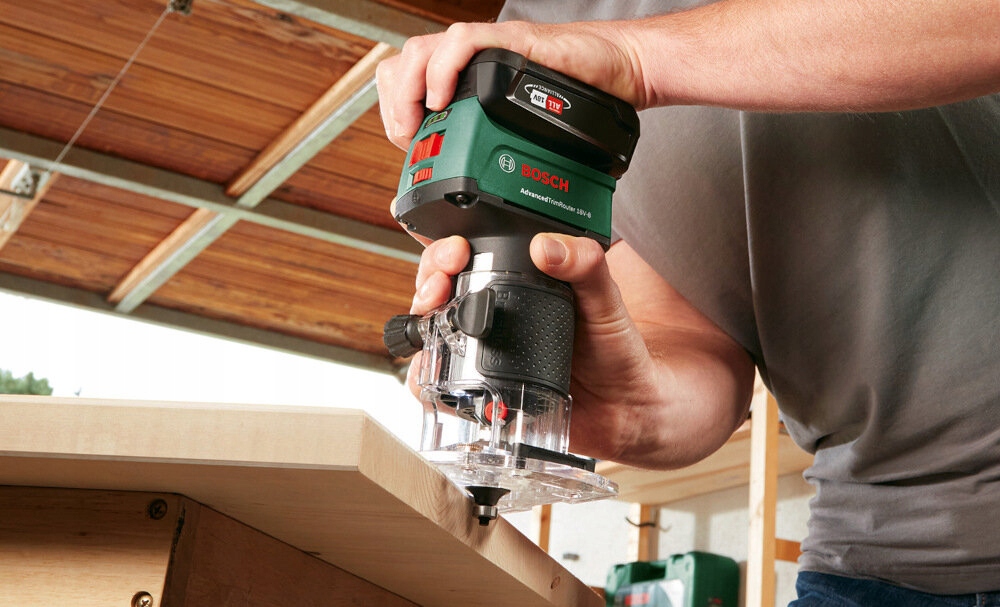 AdvancedTrimRouter 18V-8 (Baretool) Informacje dodatkowe odsysanie pyłu regulacja obrotów