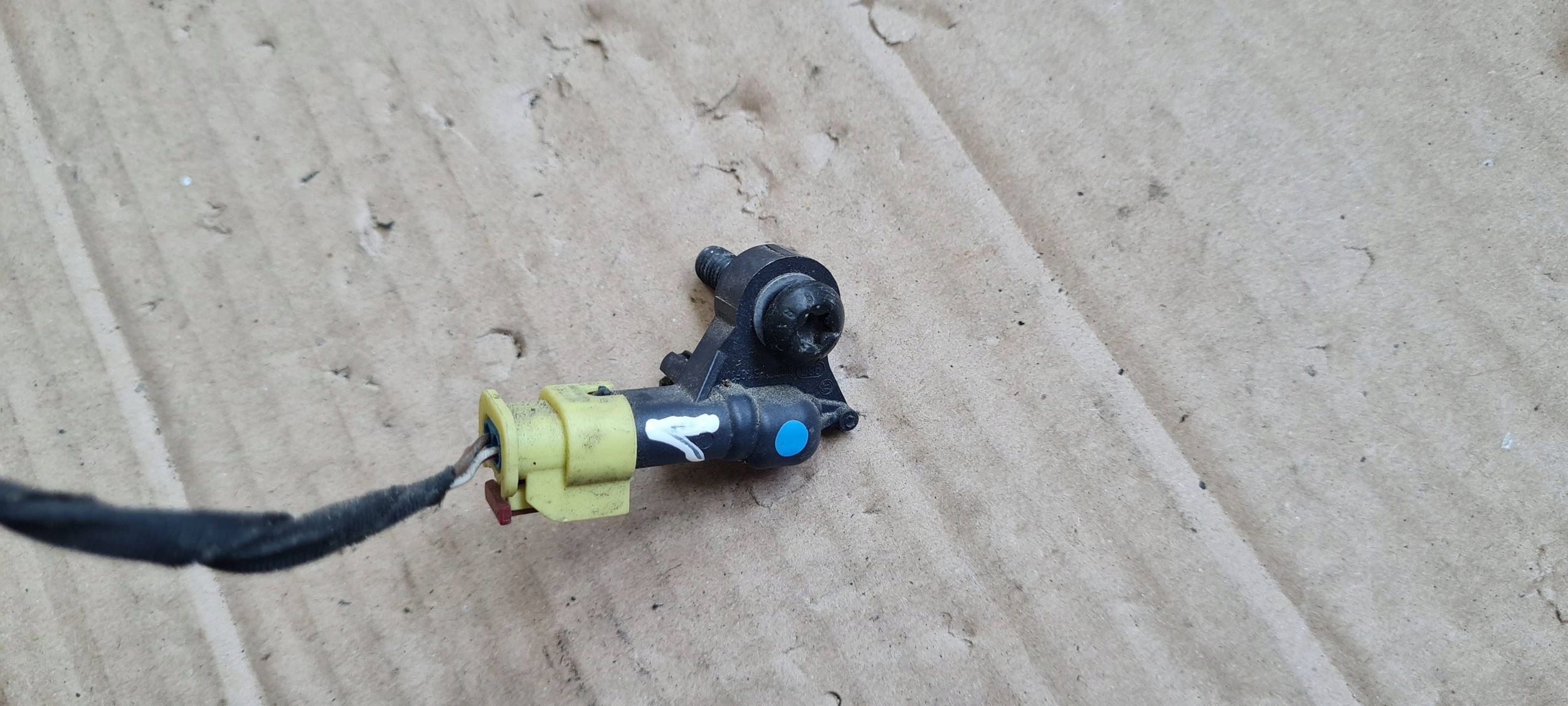 A4 B9 8W S4 impact sensor connecting spoiler 4M0959651 S5 Q7 Q5 A5 8W