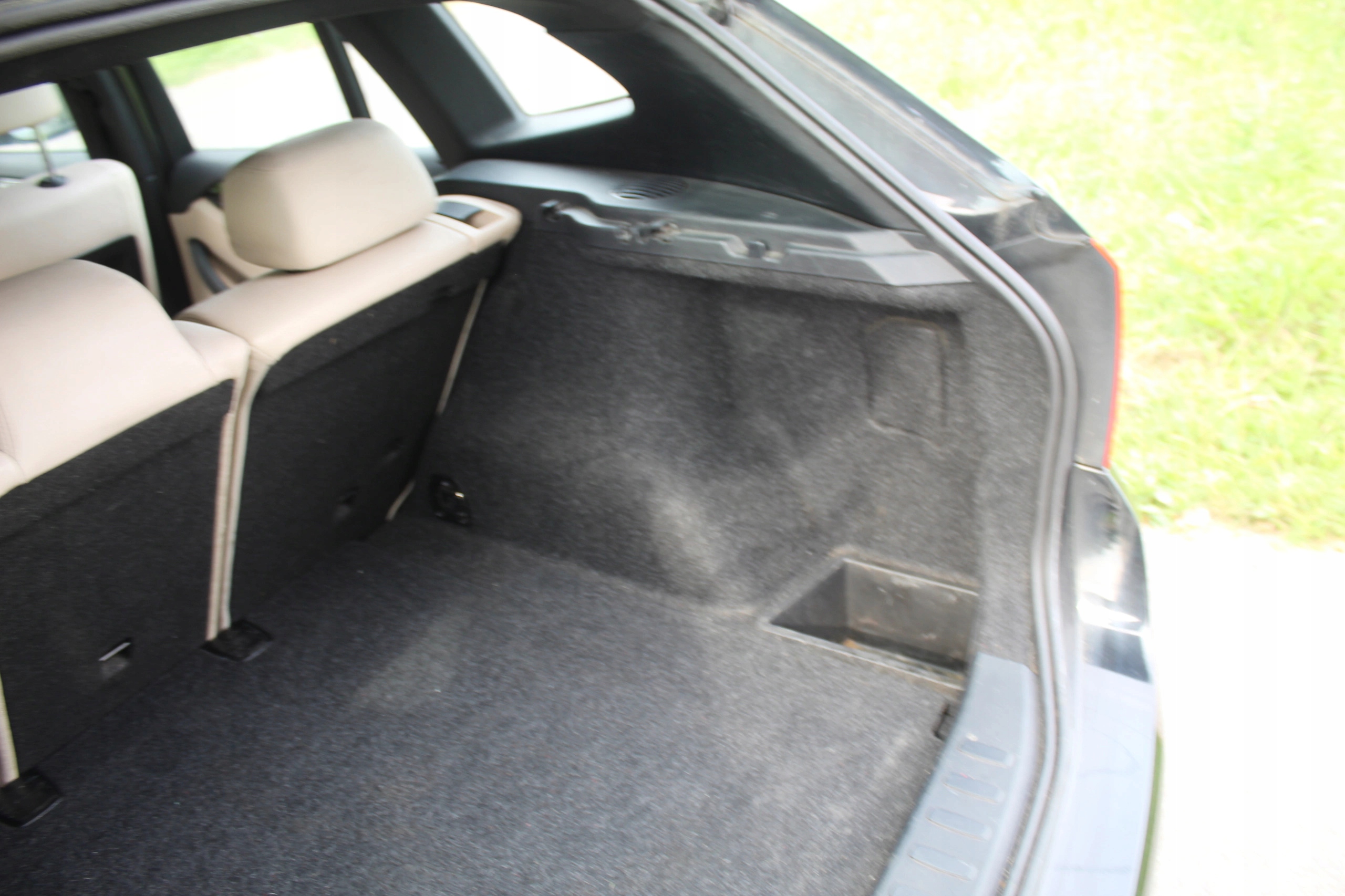 WYKŁADZINA TAPICERKA BAGAŻNIKA BMW X1 E84 Materiał welur