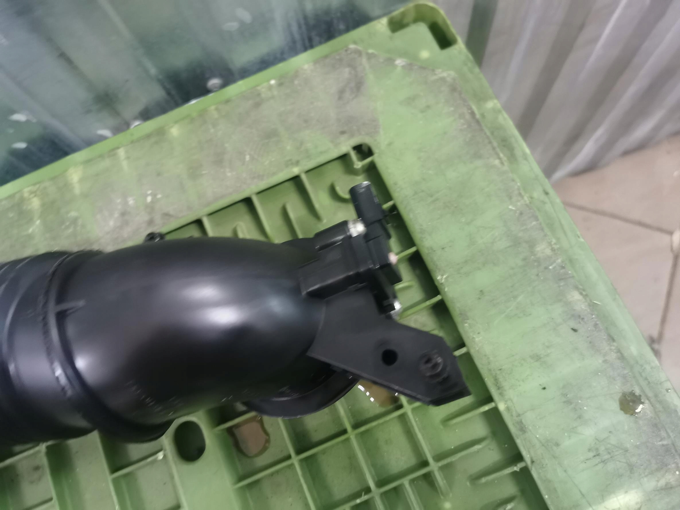 pipe wiring air FORD FOCUS MK3 2.0 TDCI AV61-12B624-B