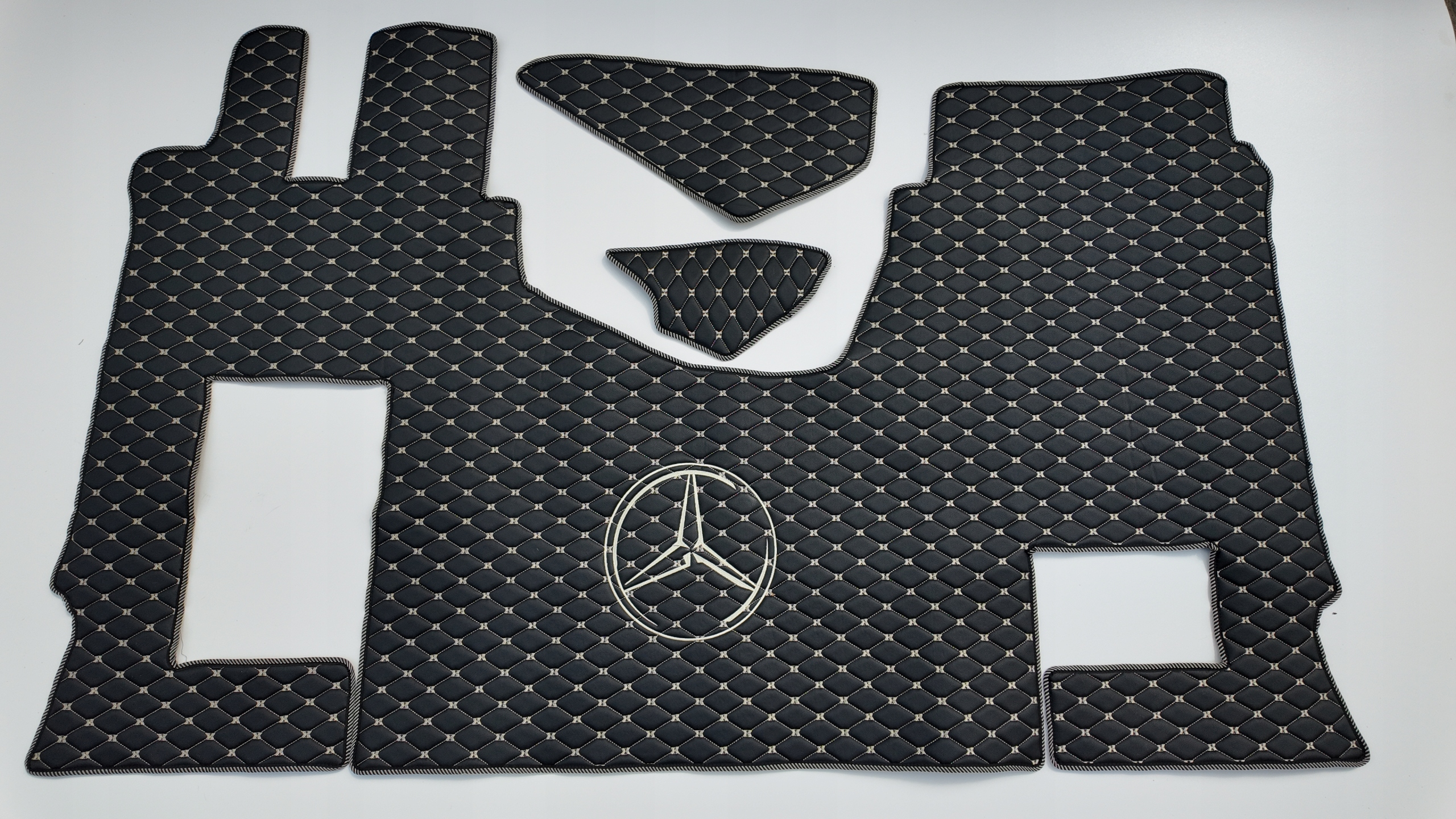 Dywany Dywaniki pikowane MERCEDES ACTROS MP 4 MP 5 MP4 MP5 Pokrowce HAFT