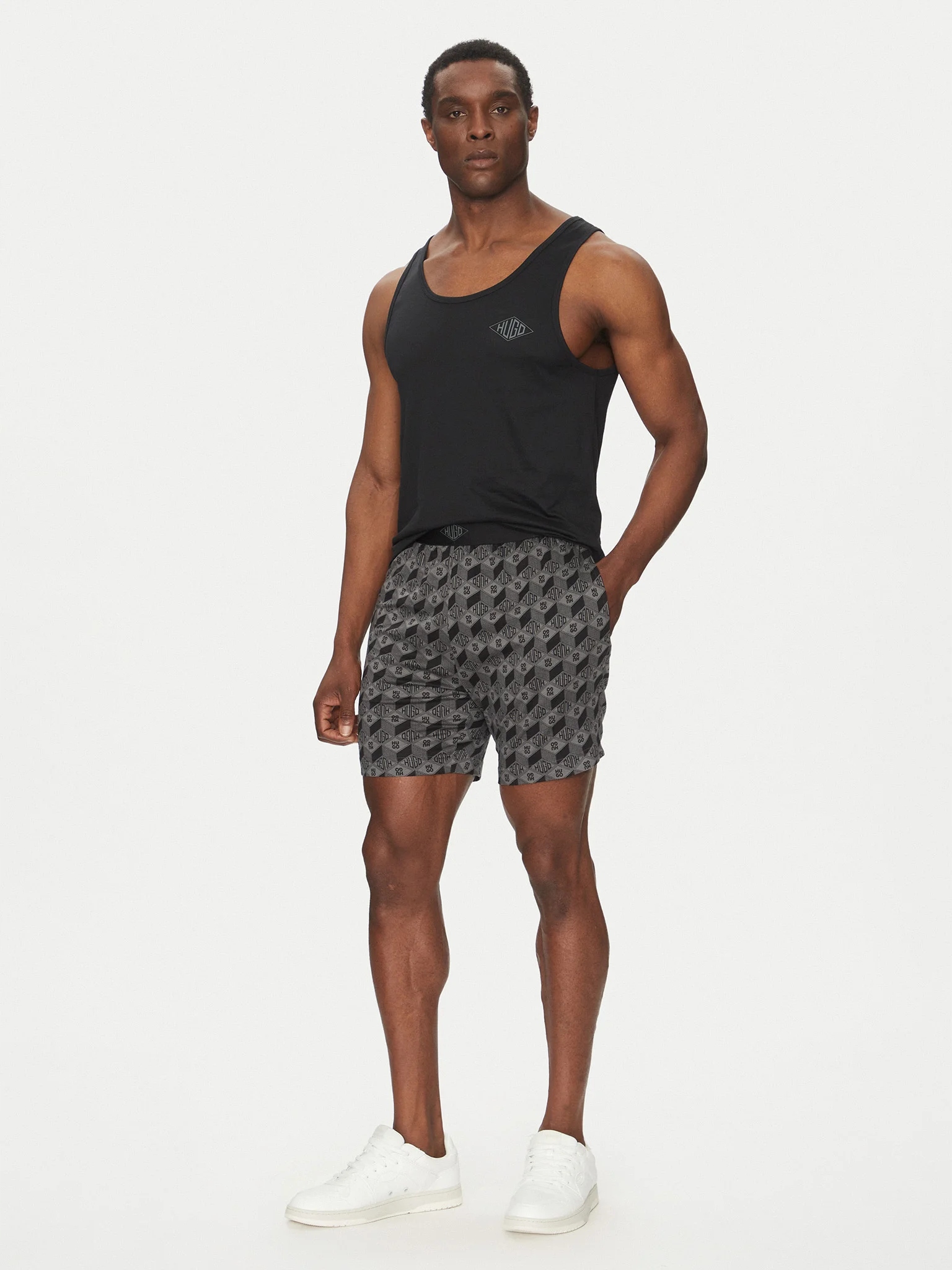 HUGO BOSS SPODENKI SZORTY S DB820 Marka HUGO