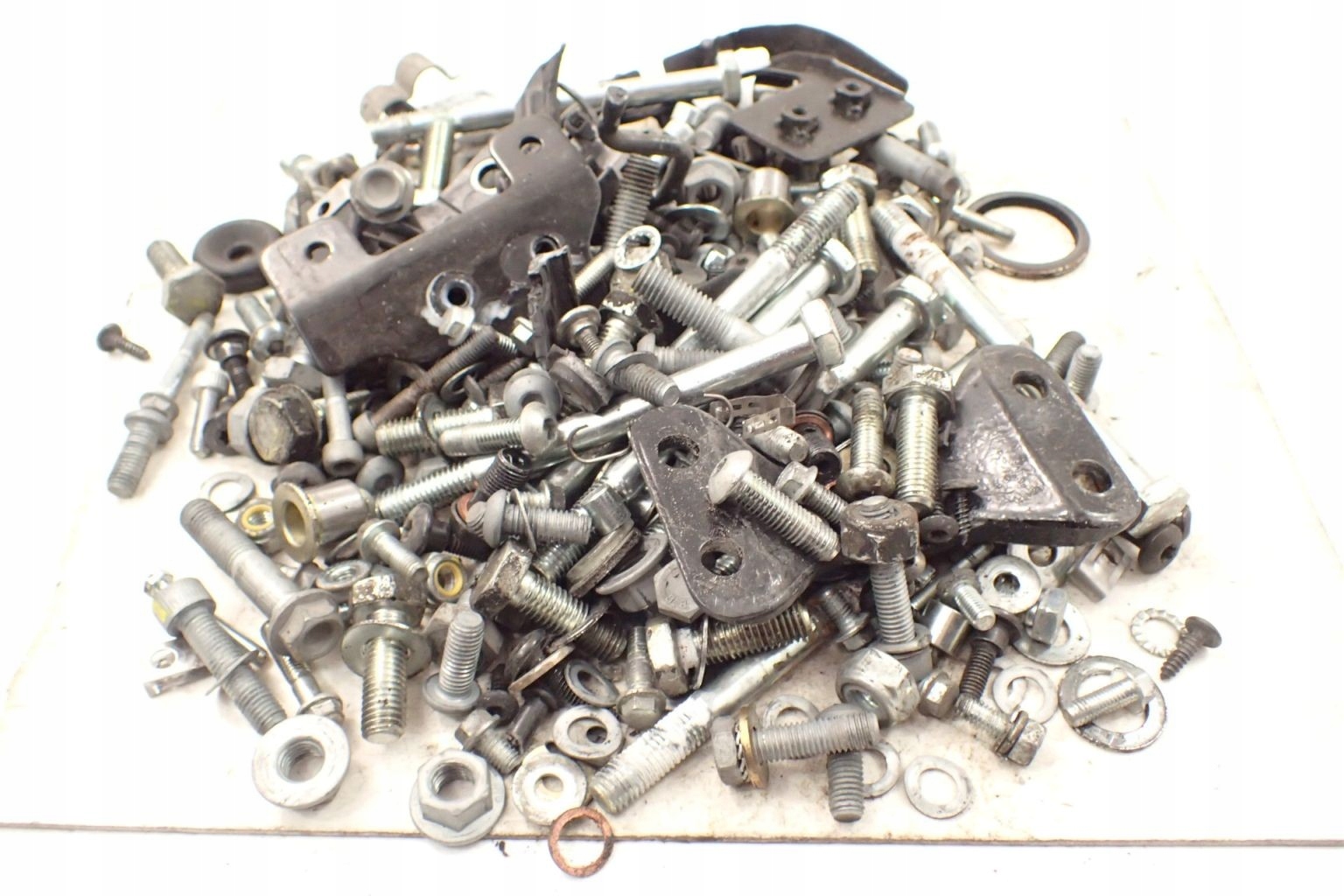 137588-1111 - Piaggio MP3 500 14-винты с разборкой