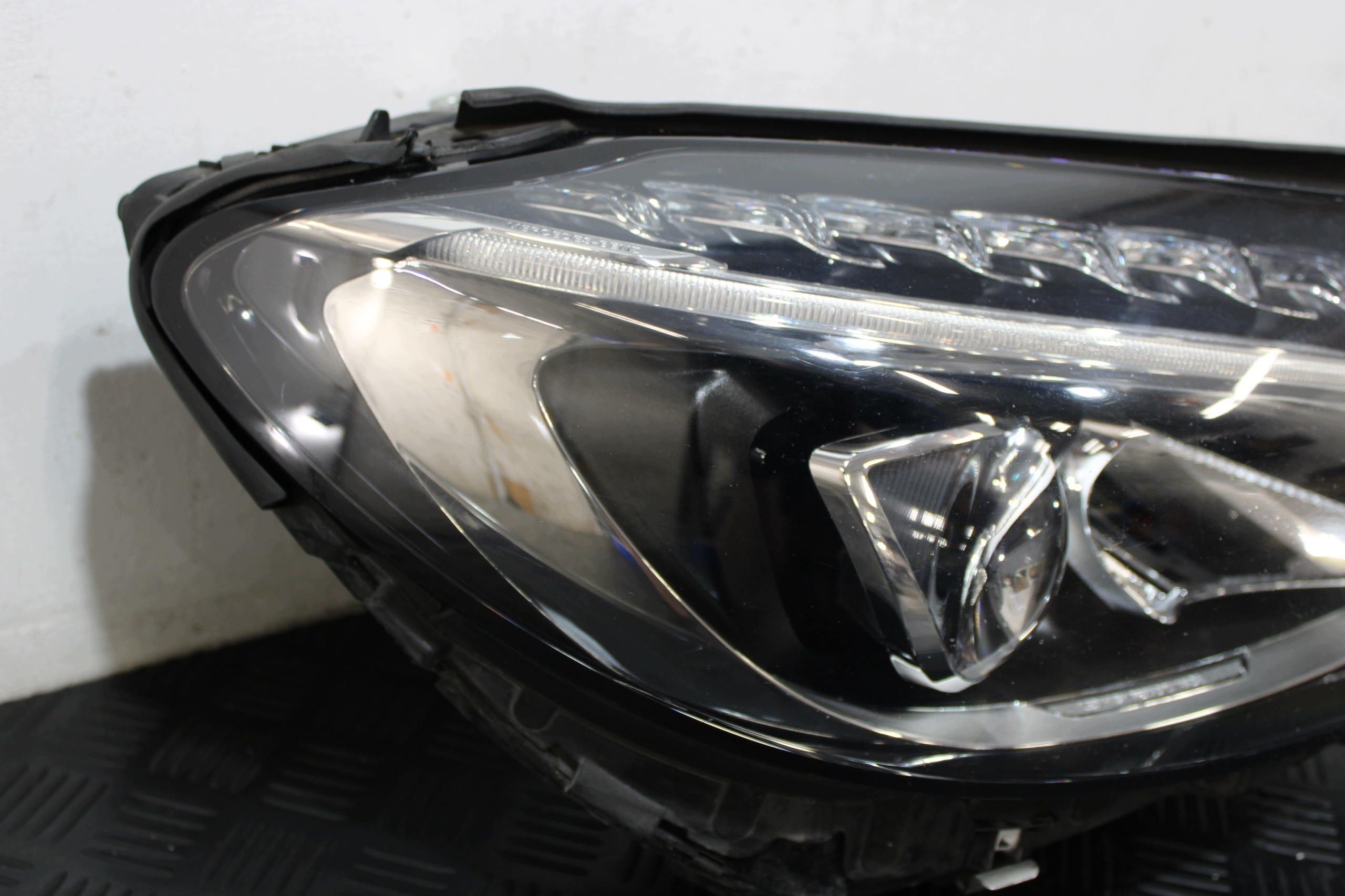 lights front front LED A2059063703 A2059063803 MERCEDES C-KLASA W205