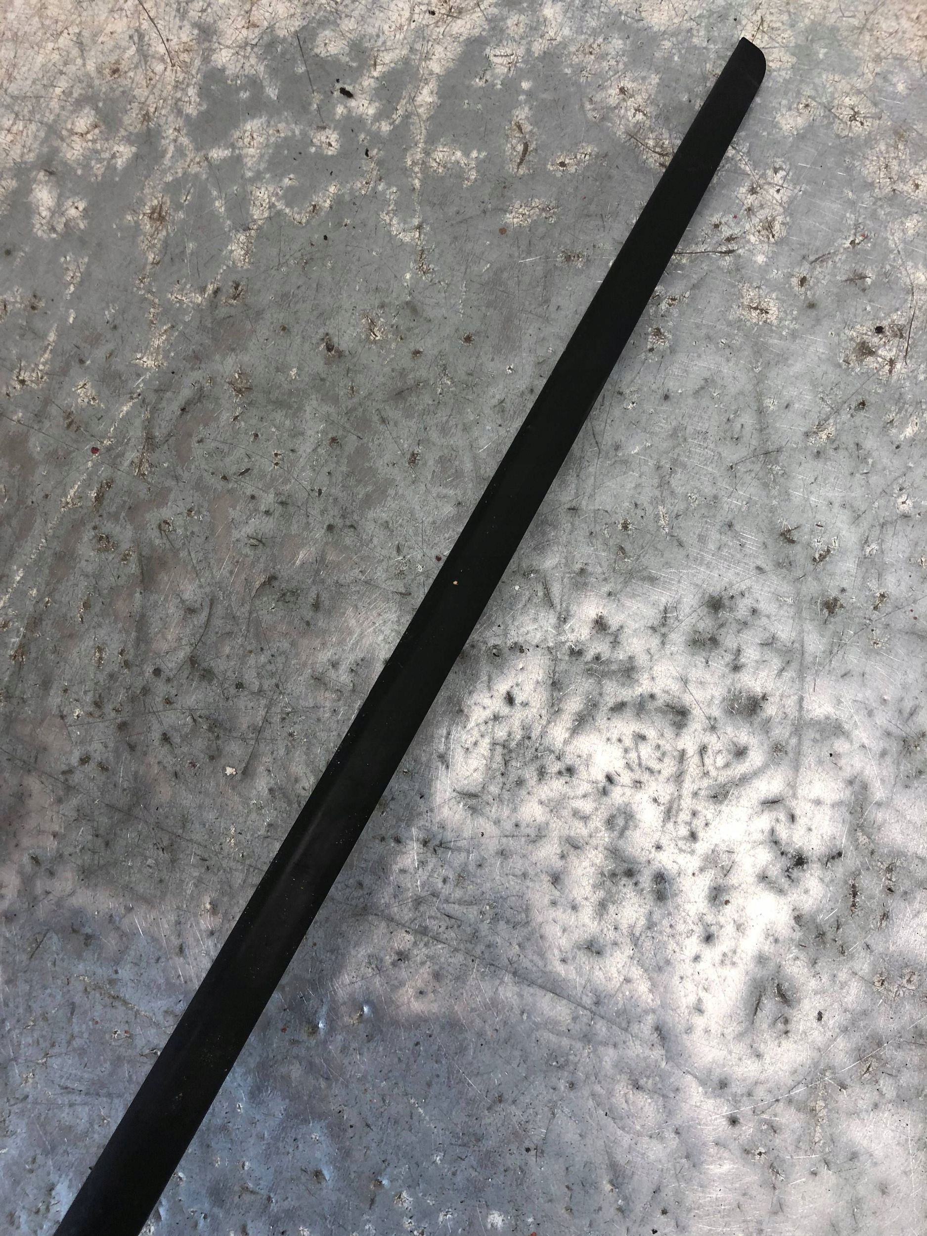 moulding windows CZOLOWEJ left front AUDI A4 B8 LIFT 8K0854327