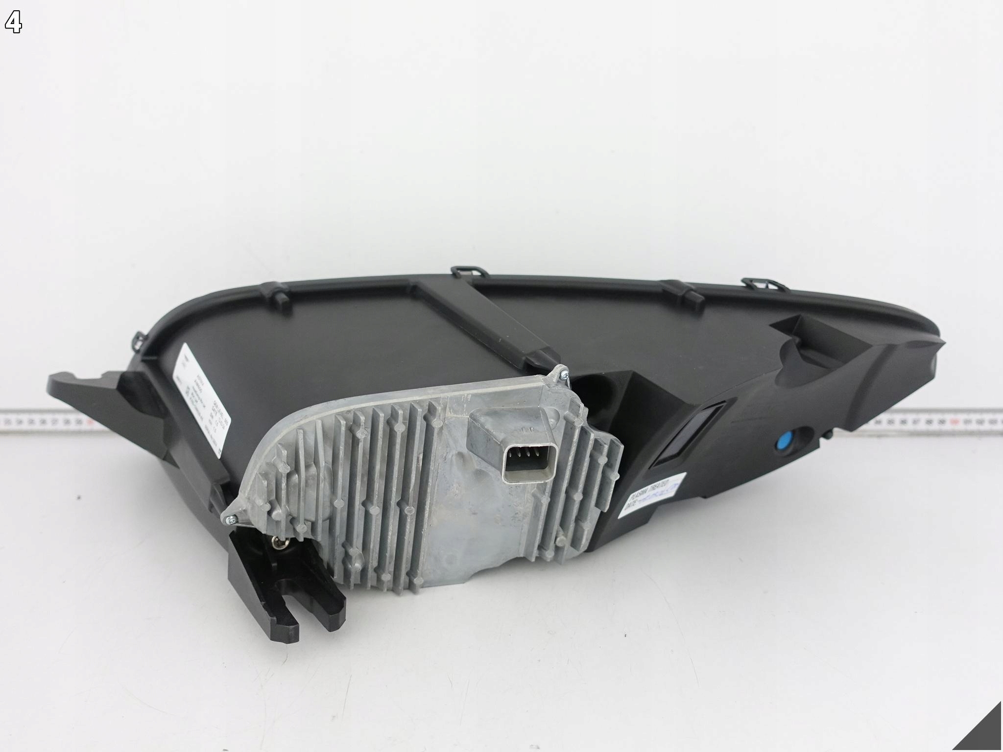 ASTON MARTIN VANTAGE II (2 GENERACJA) 18-24 light FULL LED right front UK