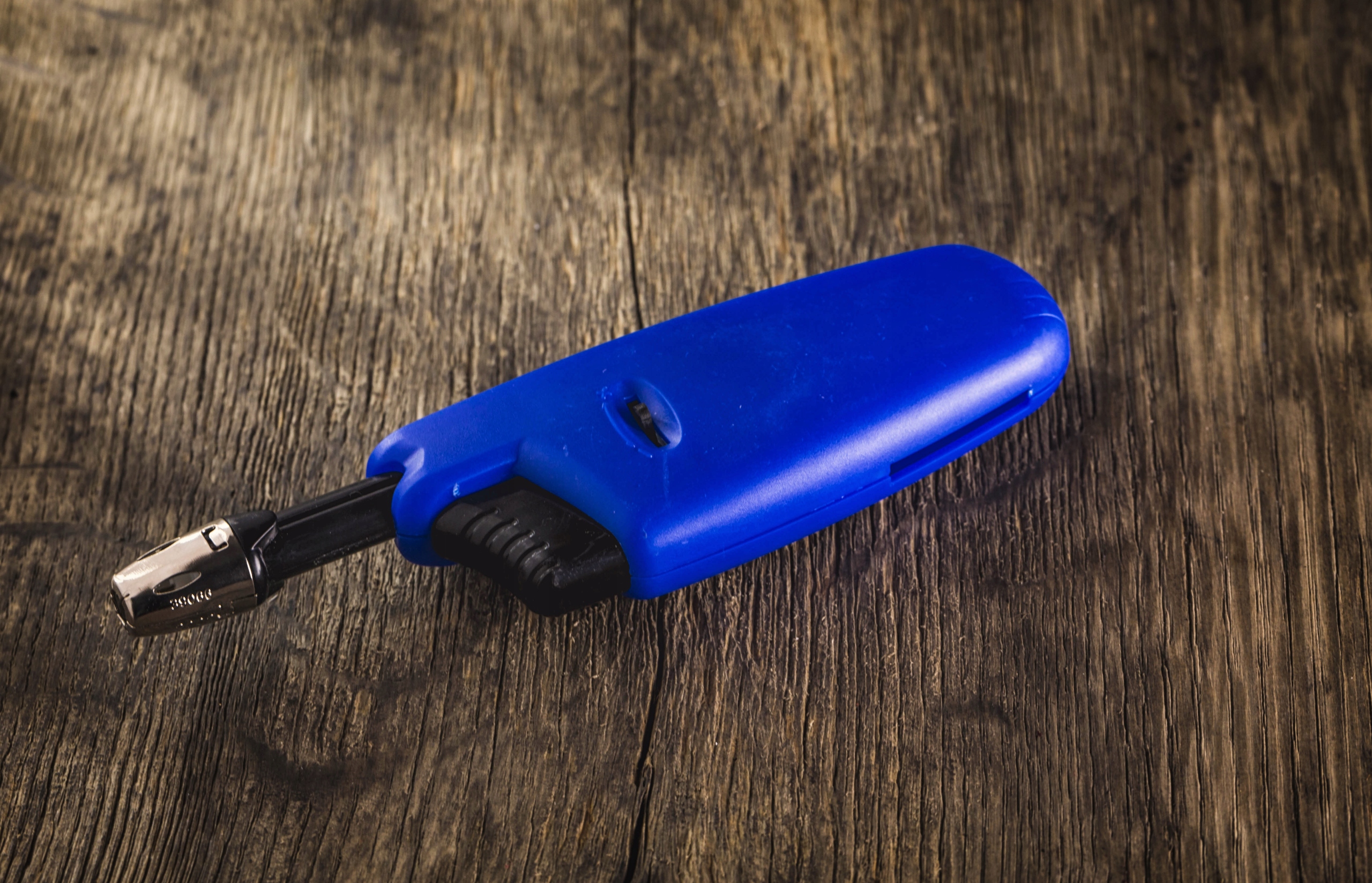 ZAPALNICZKA GAZOWA ZAPALARKA ZNICZY WYSUWANA Waga produktu z opakowaniem jednostkowym 0.1 kg