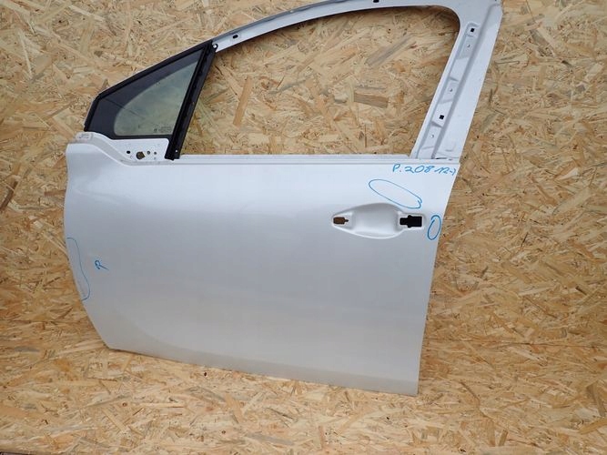 PEUGEOT 208 5d 12- door left front front