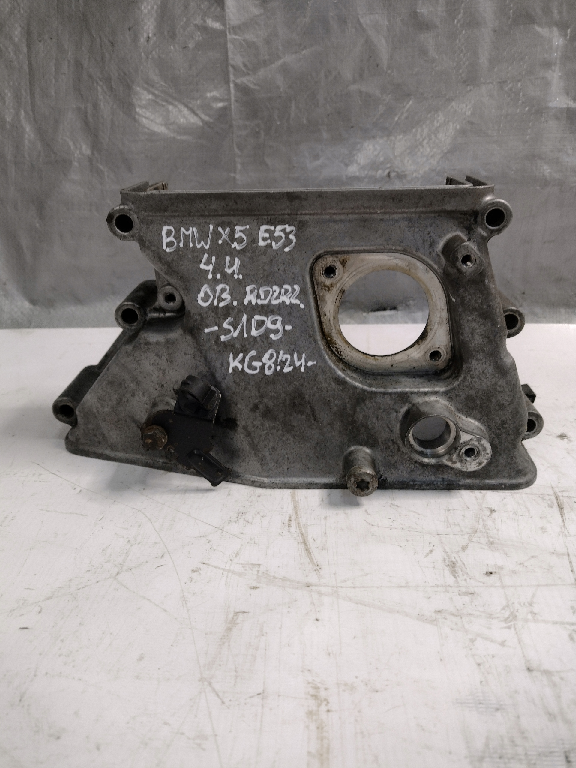 kryt rozvodu BMW X5 E53 4,4B OE 1745510