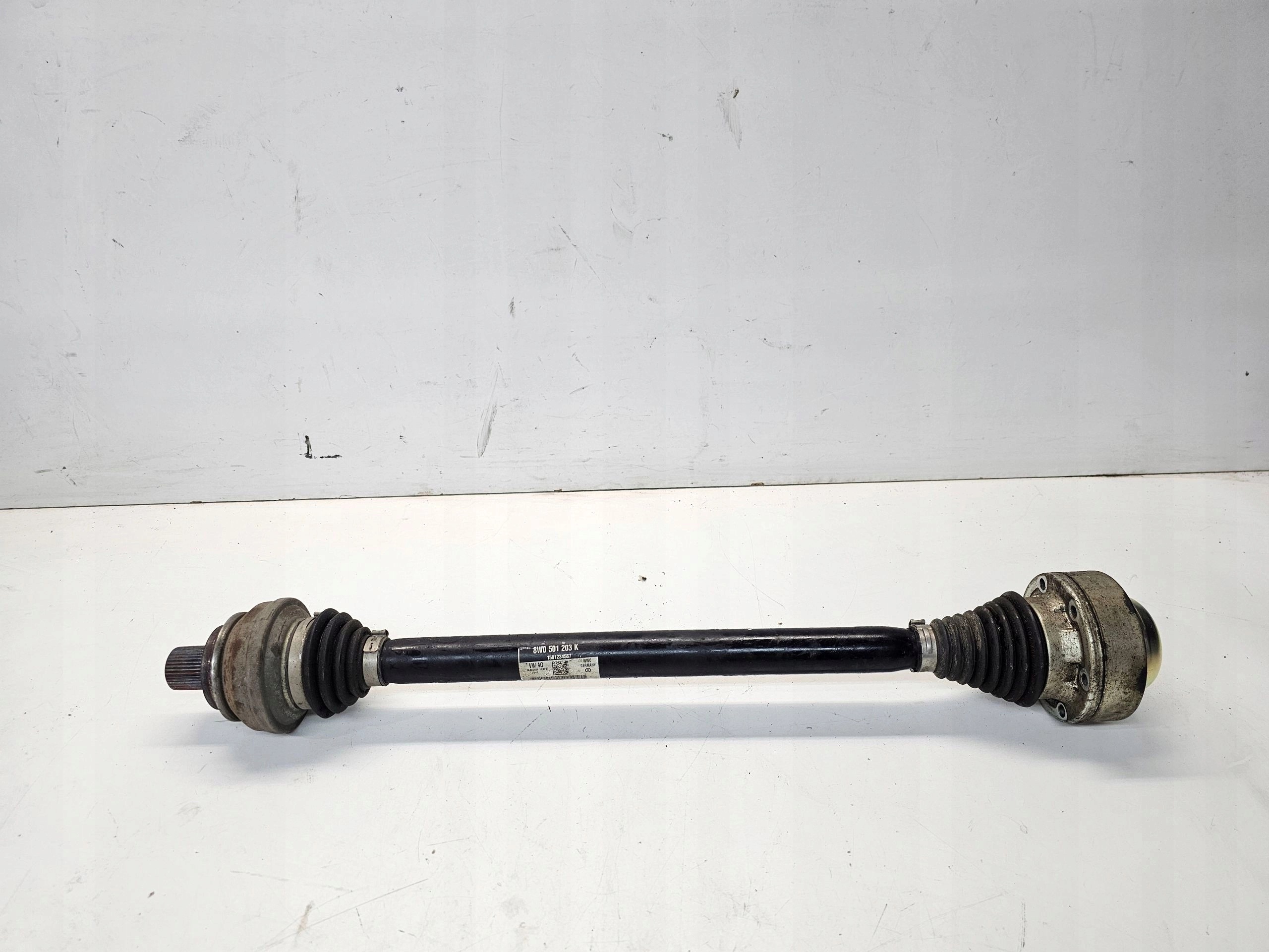 semi-axis left rear part AUDI A4 B9 LIFT 8W0501203K