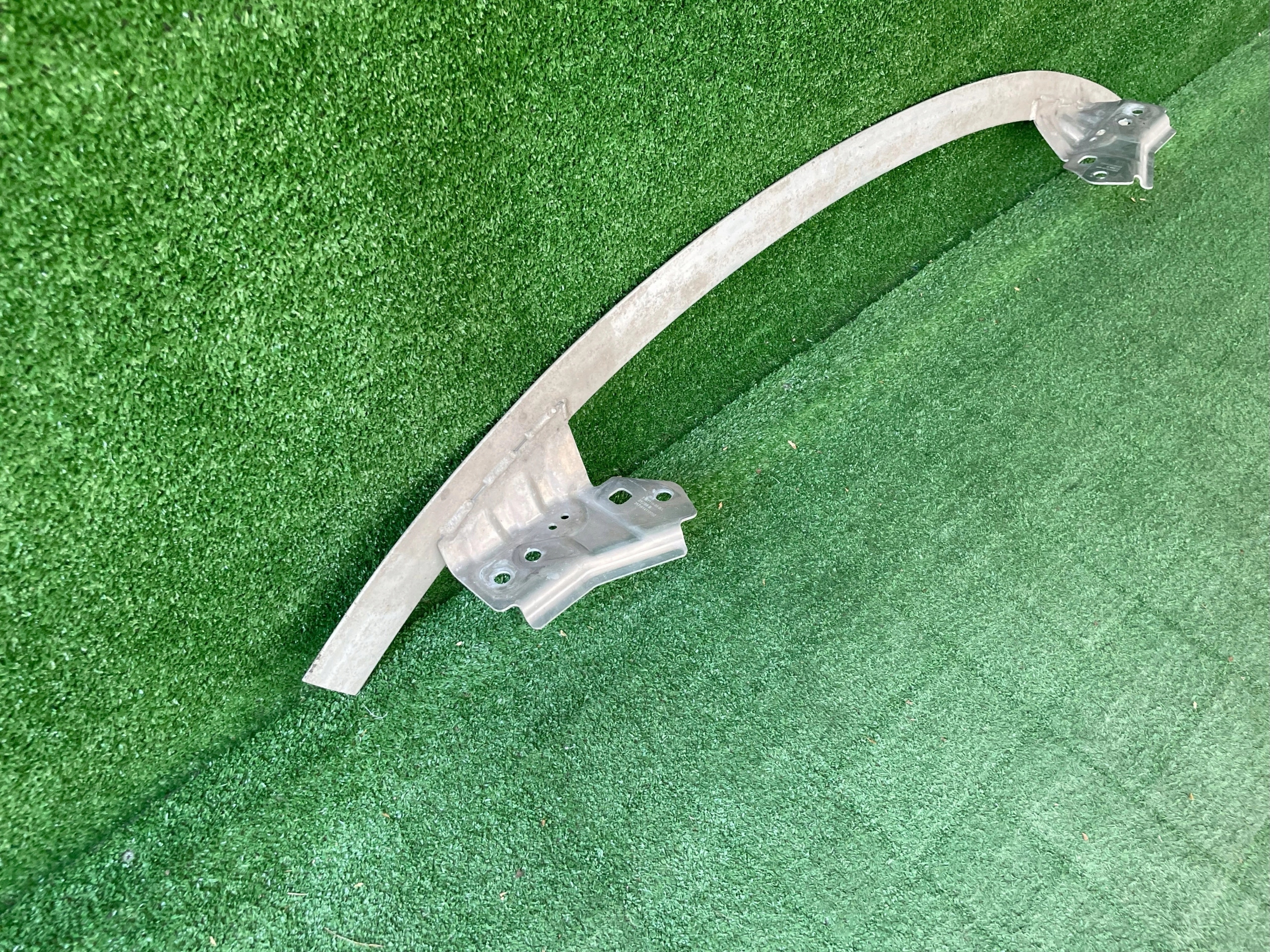 TESLA MODEL 3 sider front lower 1084894-00-B