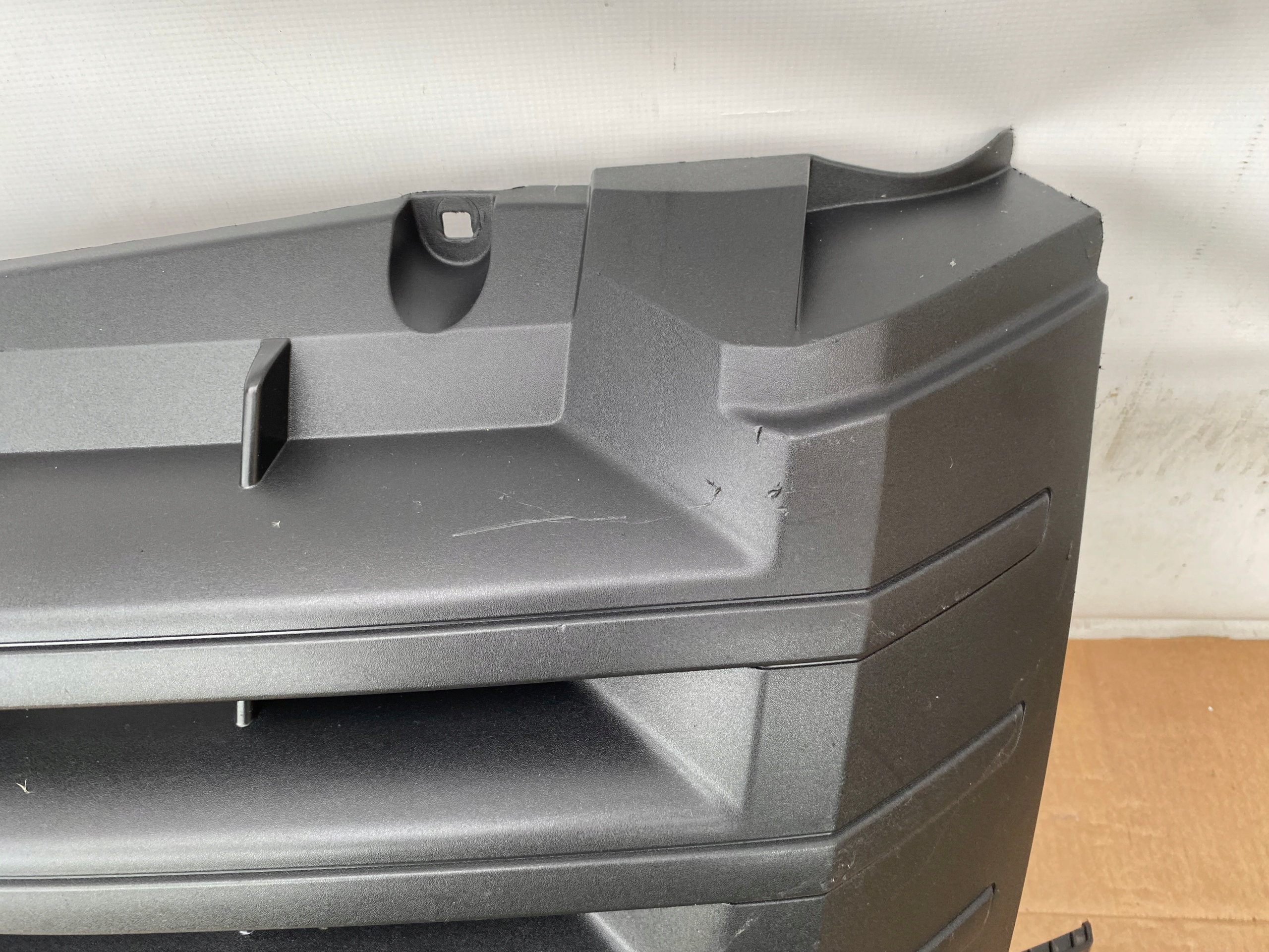 VW CRAFTER LIFT 2011- GRIGLIA EMBLEMAT CHROM Originale 2E0853653