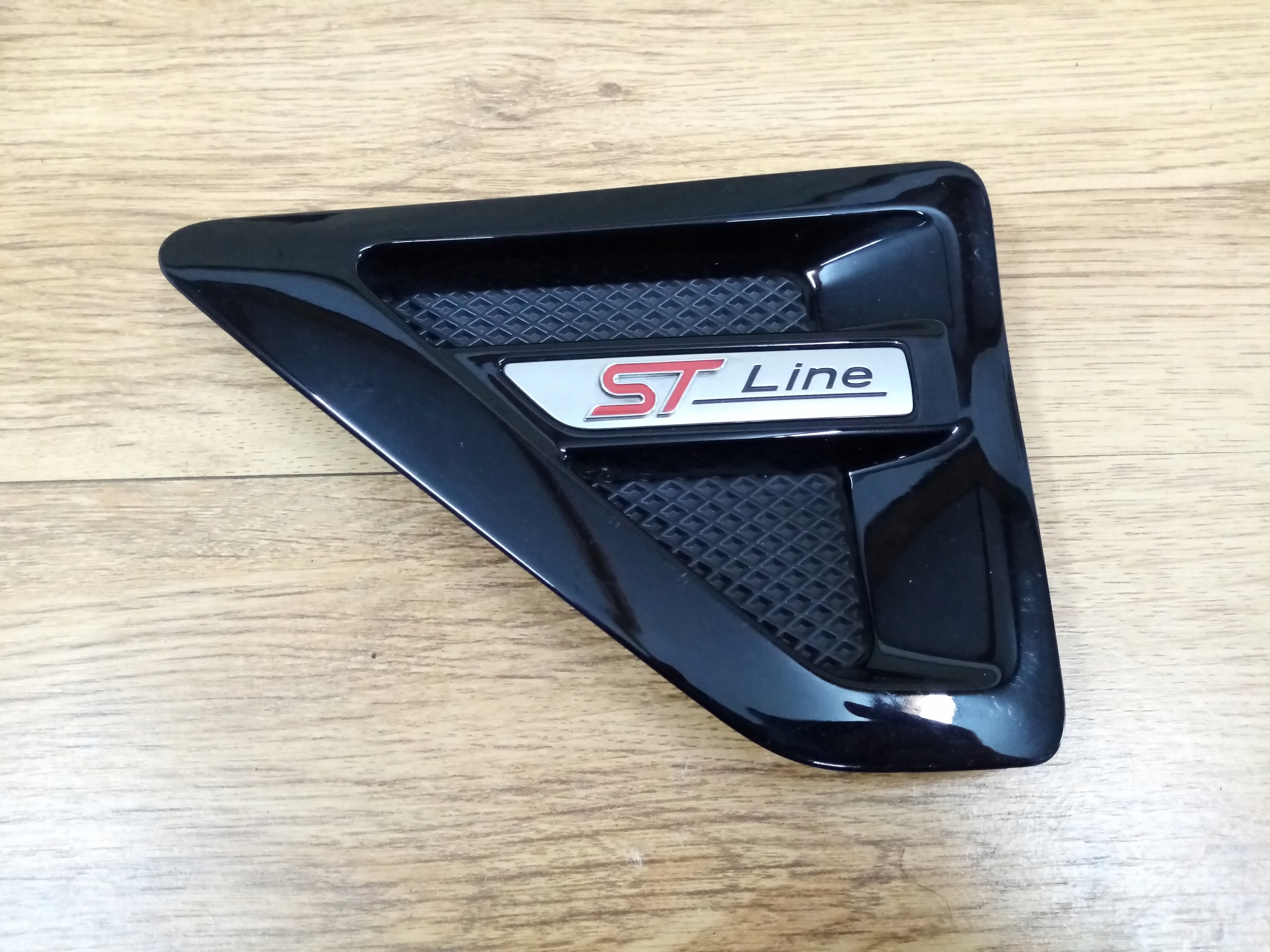 EM2B-R16C217 - FORD S-MAX II MK2 ST LINE РЕШЕТКА ВПУСКНОЕ КРЫЛО ЛЕВЫЙ