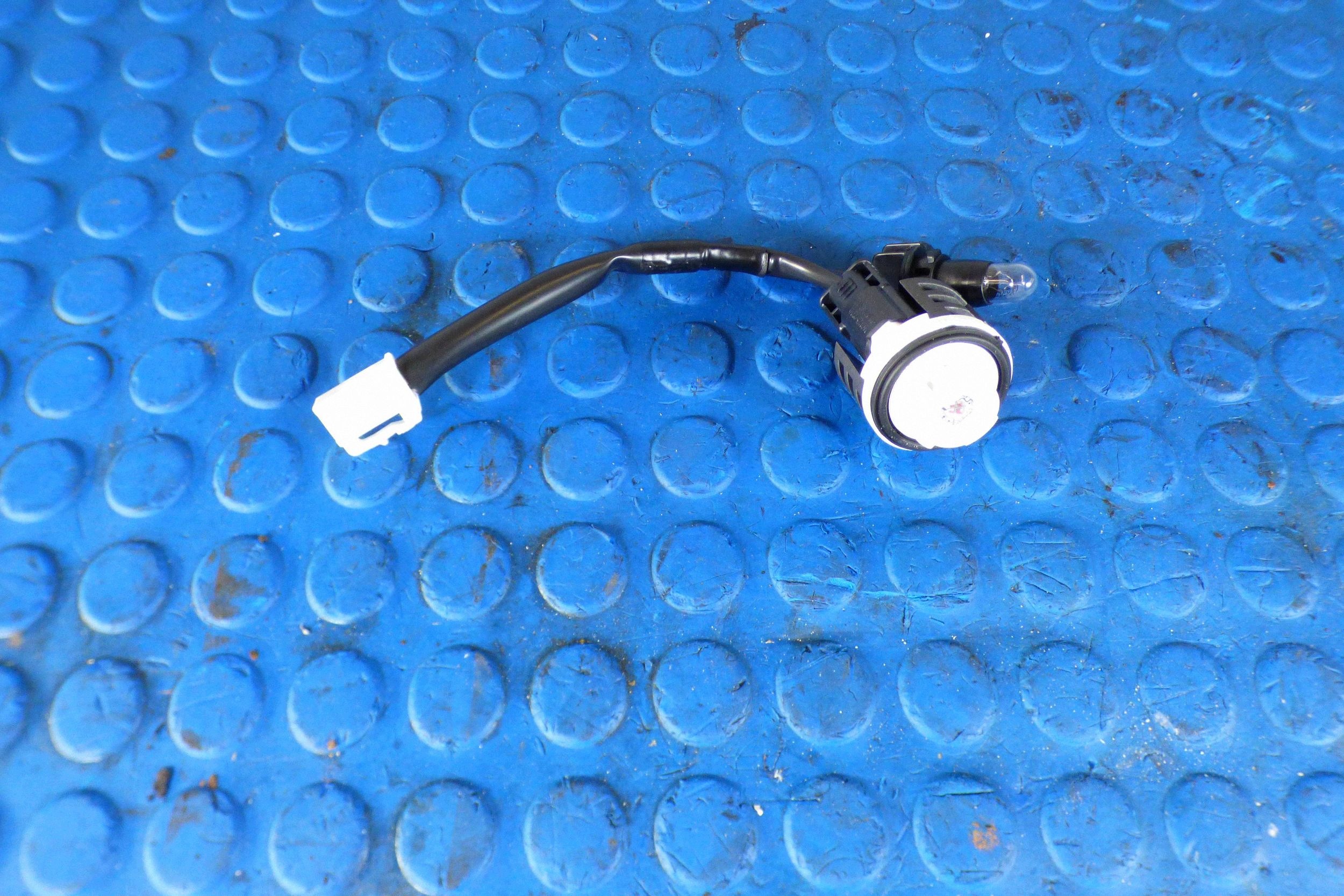 a bulb LED lights left rear part LR5B original sBDB SPRAWDZONA Toyota Corolla E21
