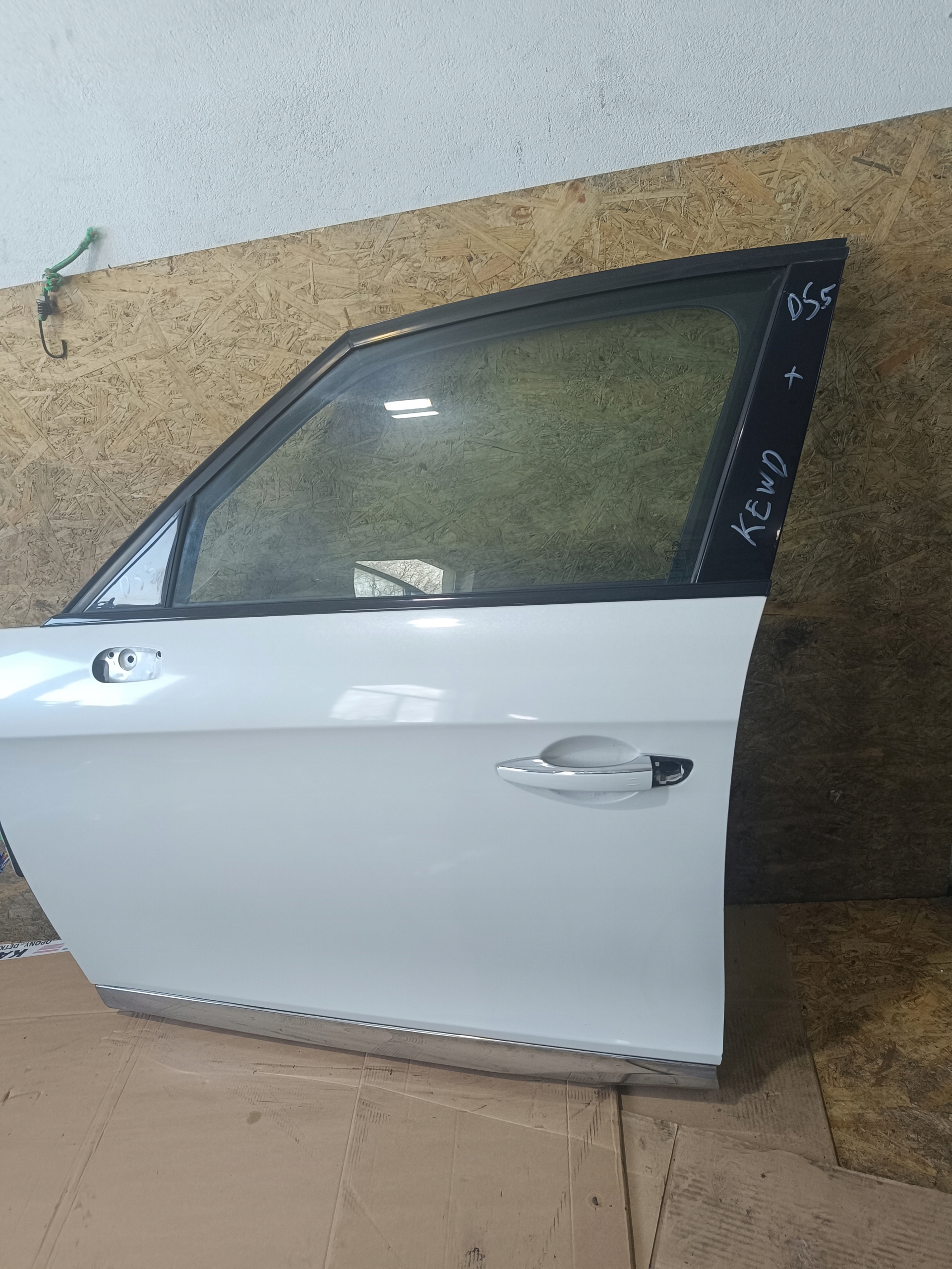 DRZWI LEWE PRZÓD CITROEN DS5 KWED Typ samochodu Samochody osobowe