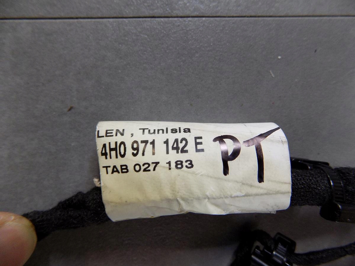 AUDI S8 A8 D4 bundle TAPICERK right rear part 4H0971142E