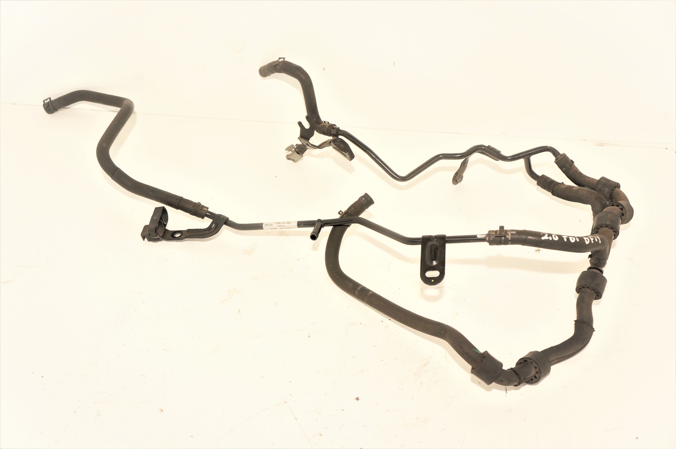 ШЛАНГИ ВОДЯНЫЕ ТРУБКИ VW GOLF VII 1,6 2,0 TDI 04L121070AB