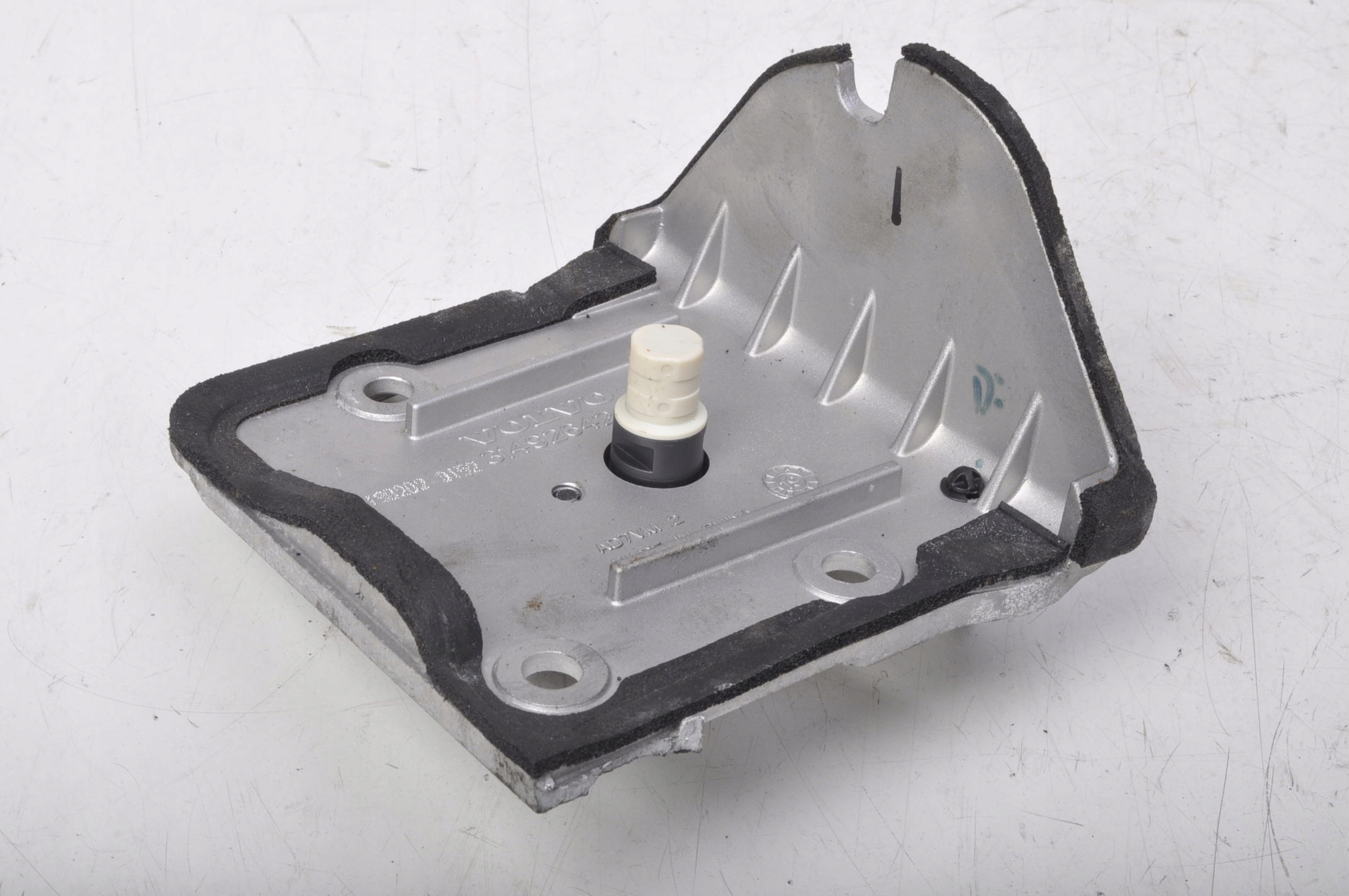 VOLVO XC90 II 2.0 T8 лапа кронштейн 31492642 19R