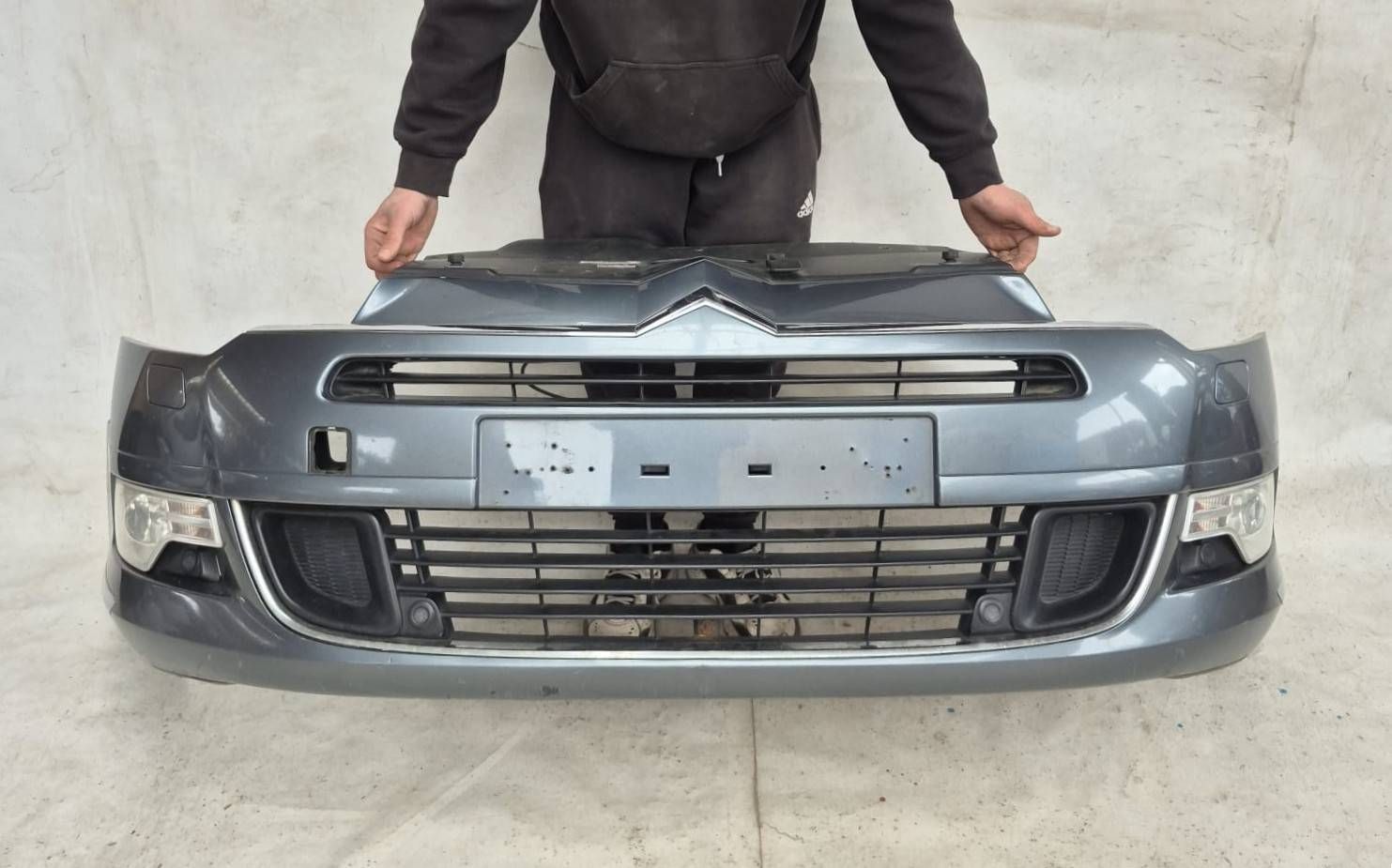 CITROEN C5 II X7 08- bumper front front 6XPDC SPR 9681052477