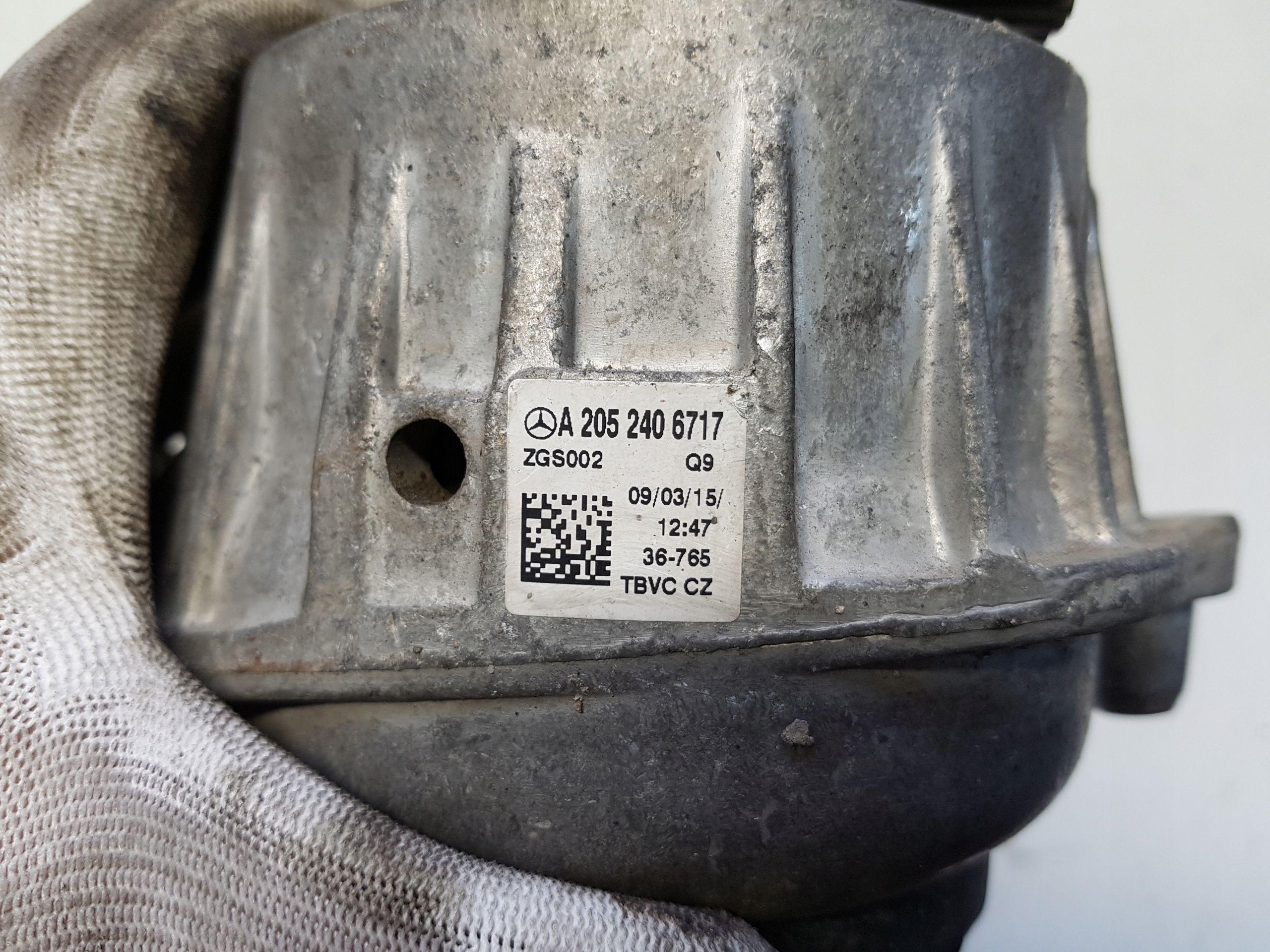 MERCEDES W205 CDI engine mount right