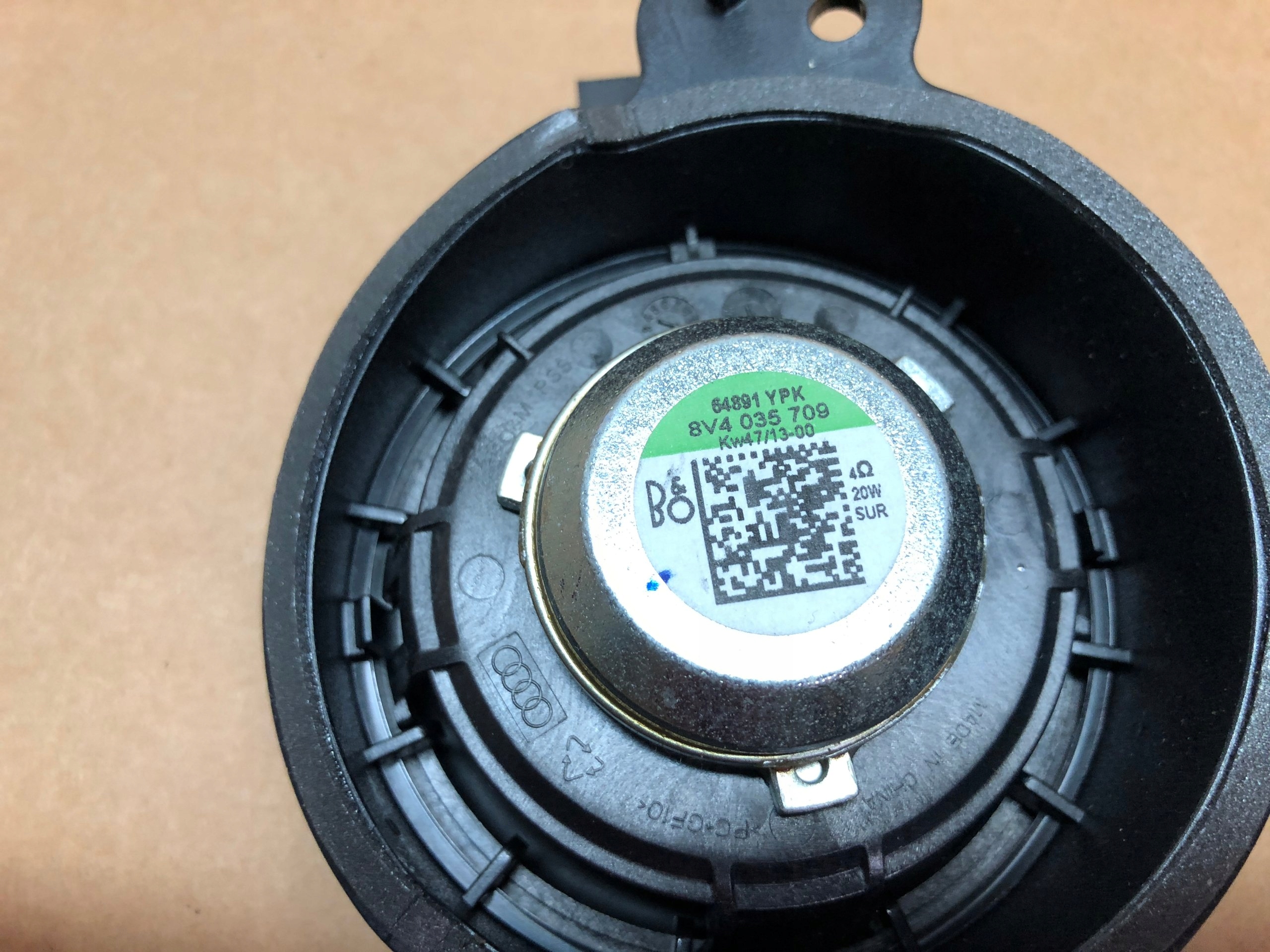 AUDI A3 8V4 speaker bang&OLUFSEN 8V4035709