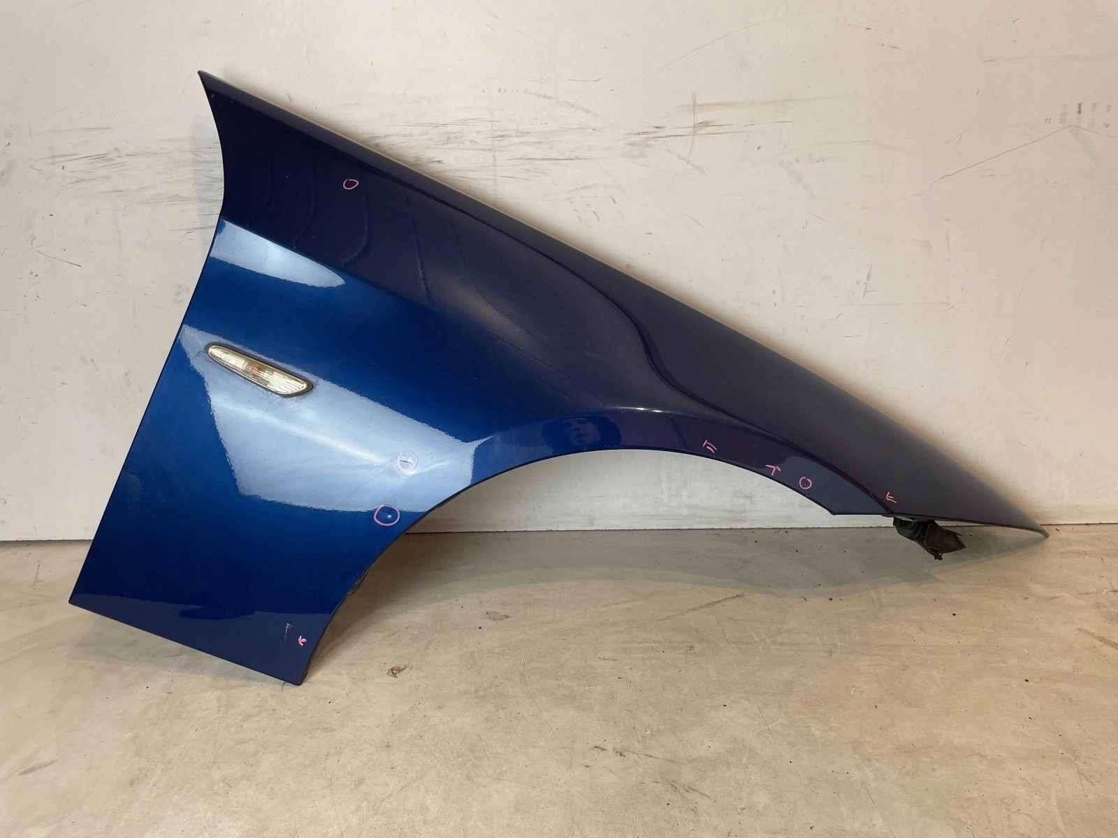 fender front front right BMW 3 E90 E91 LCI Lift Lemans Blau