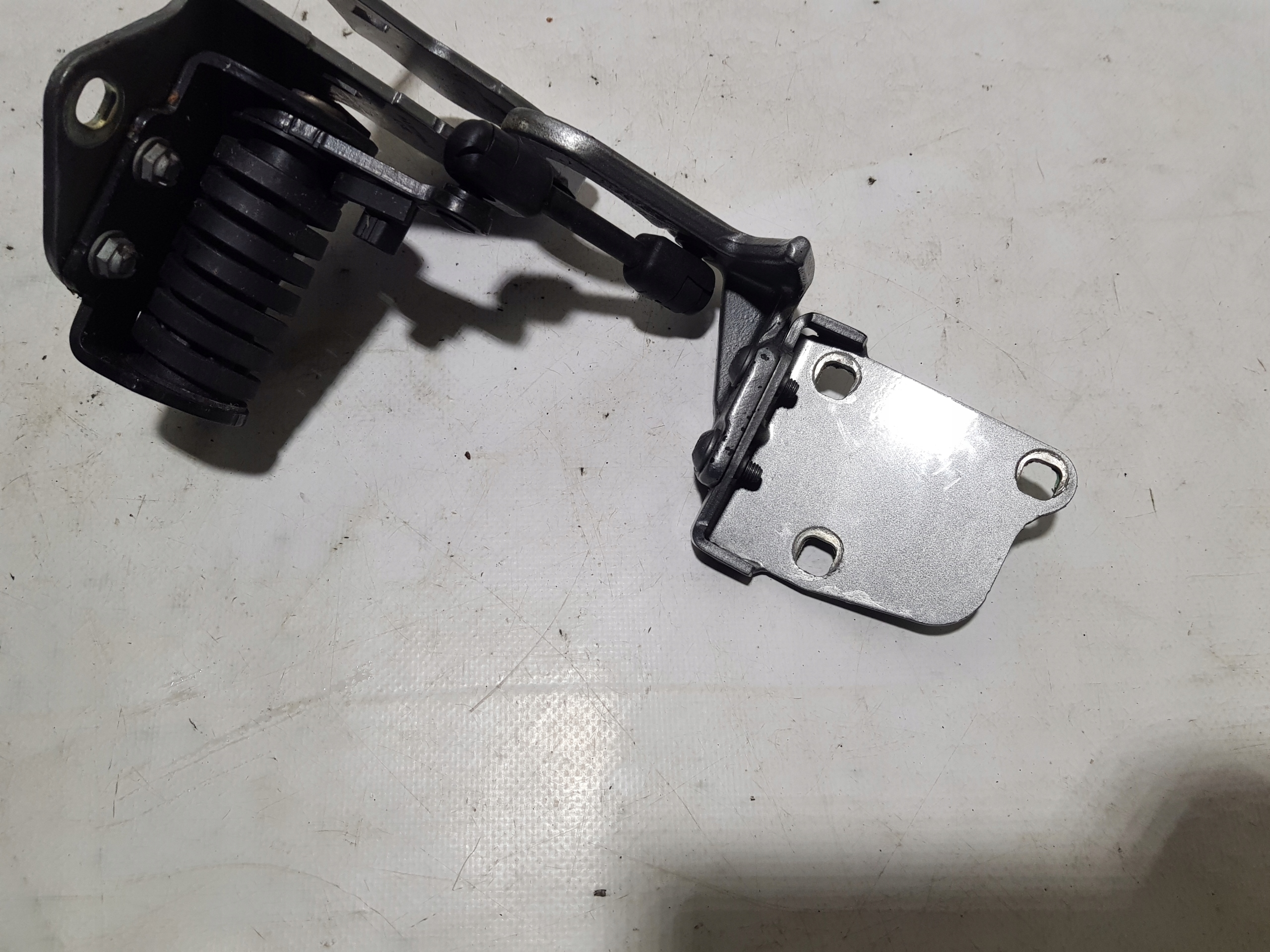 MERCEDES W207 C207 hinge right rear part bonnet boot roofs A2077500428