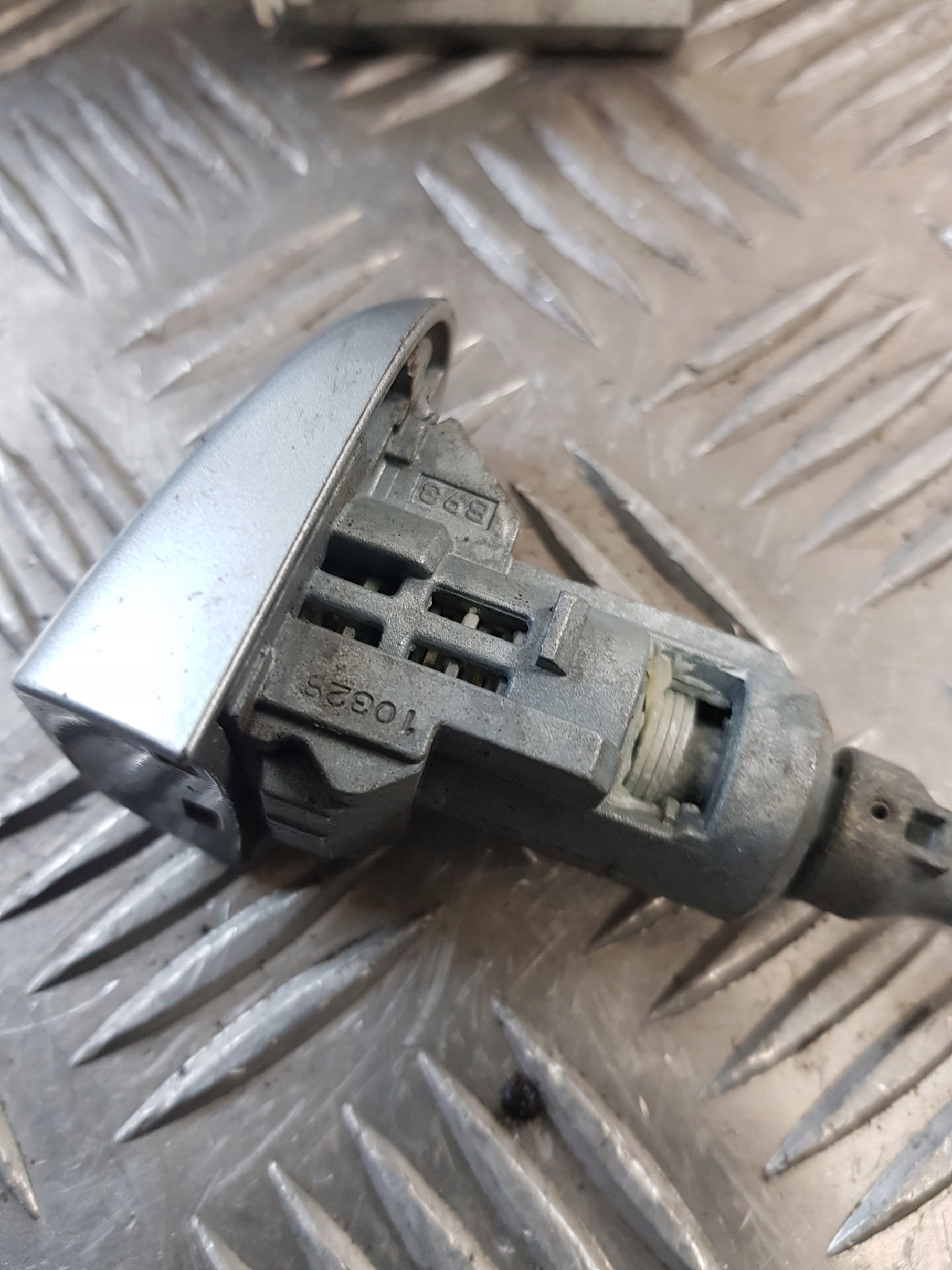 handle exterior left front + lock cylinder MAZDA 6 III GJ 15R- K: 45P