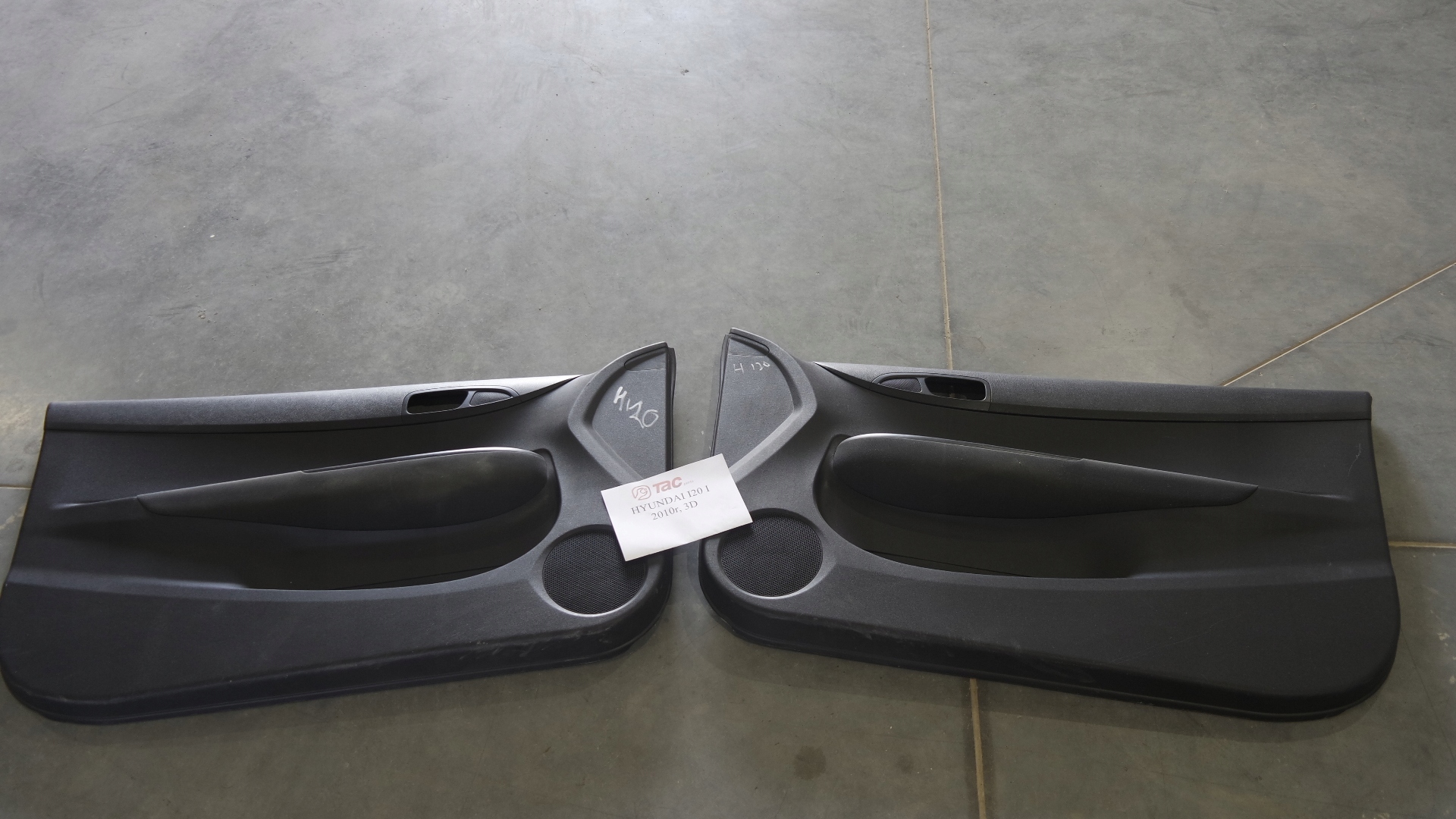 TAPICERKA DRZWI PRZEDNIA HYUNDAI I20 I 3D