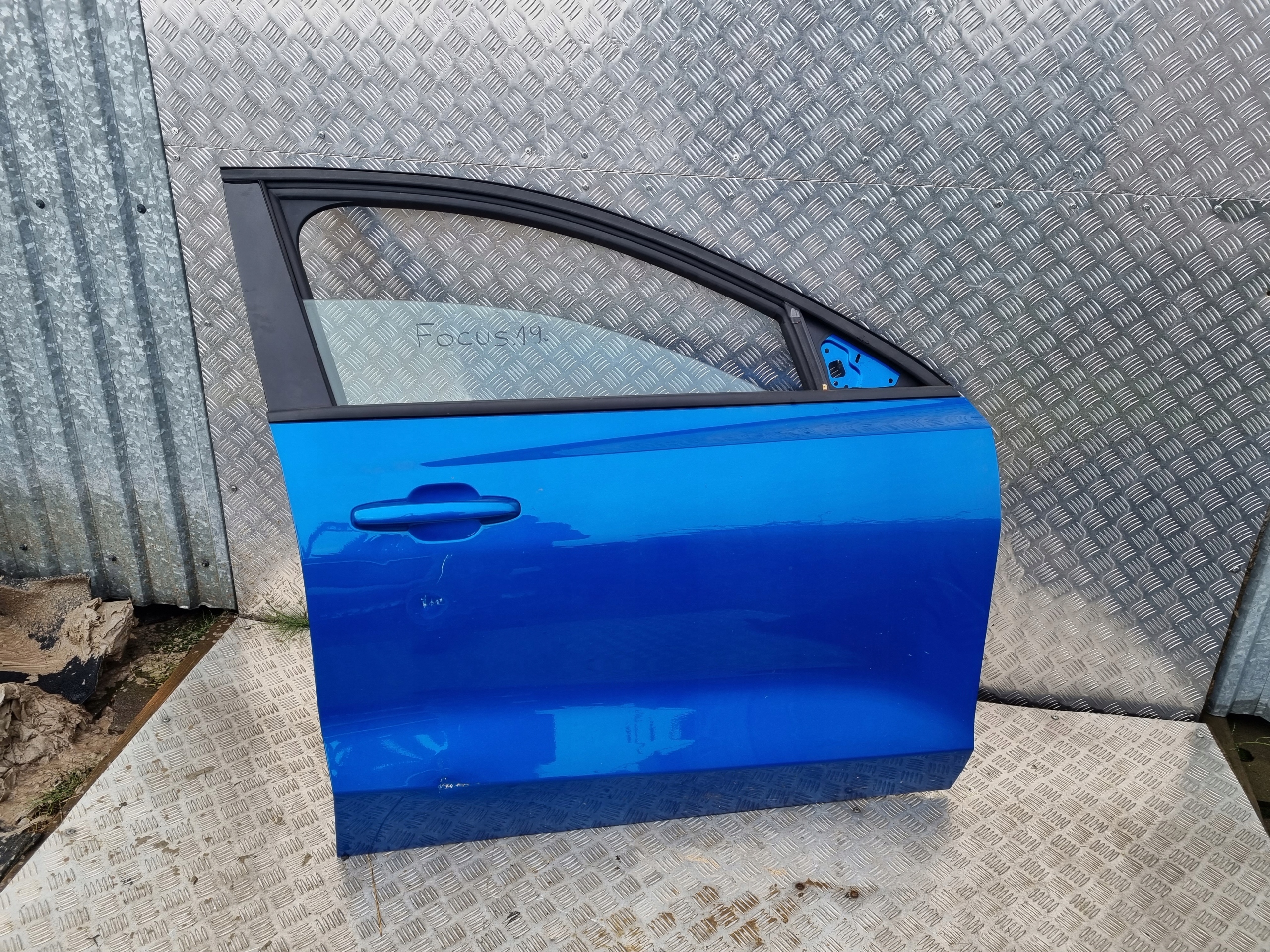 FORD FOCUS MK4 DRZWI PRAWE PRZÓD Kolor niebieski