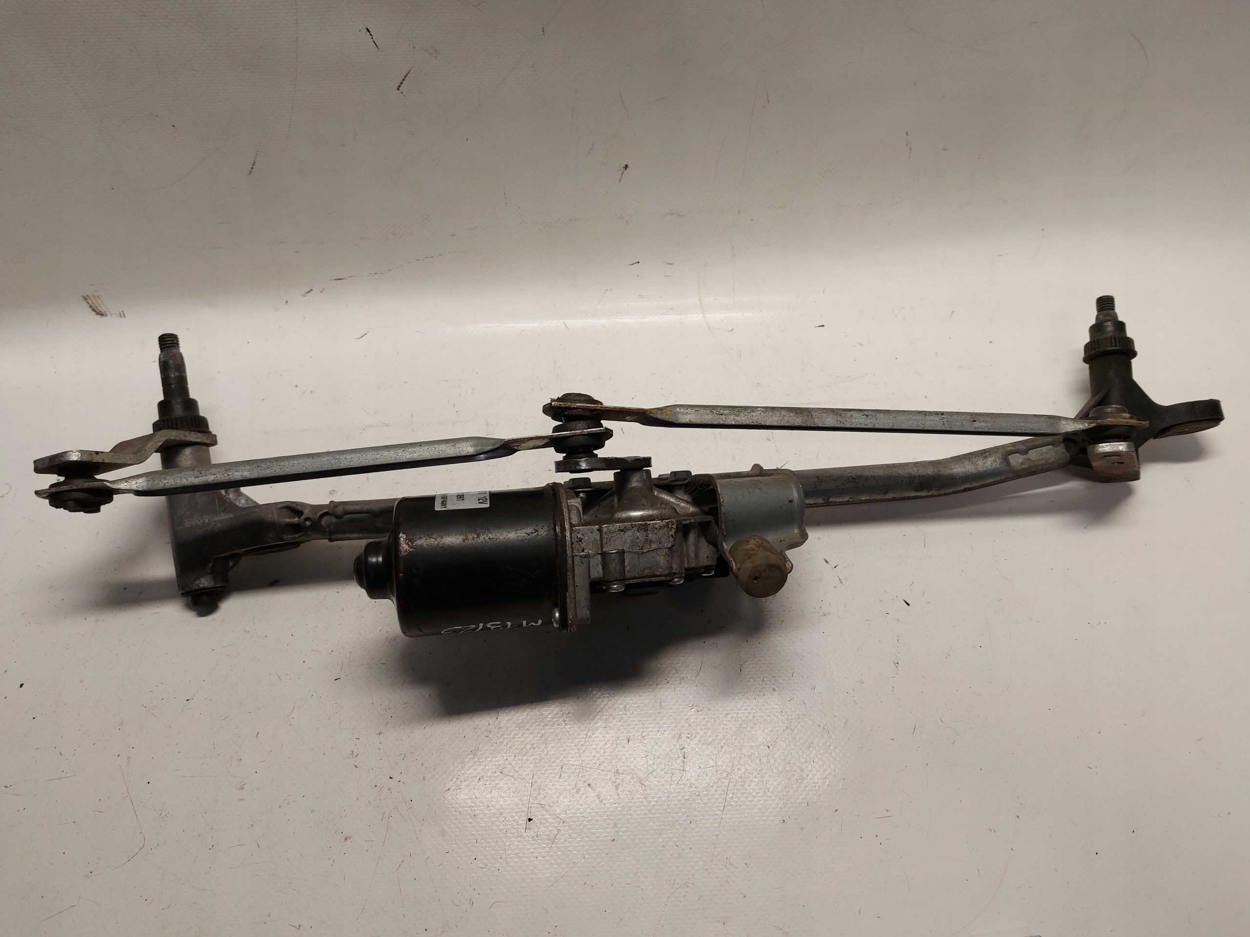BMW SERIA 1 E87 wiper mechanism front 4 PIN