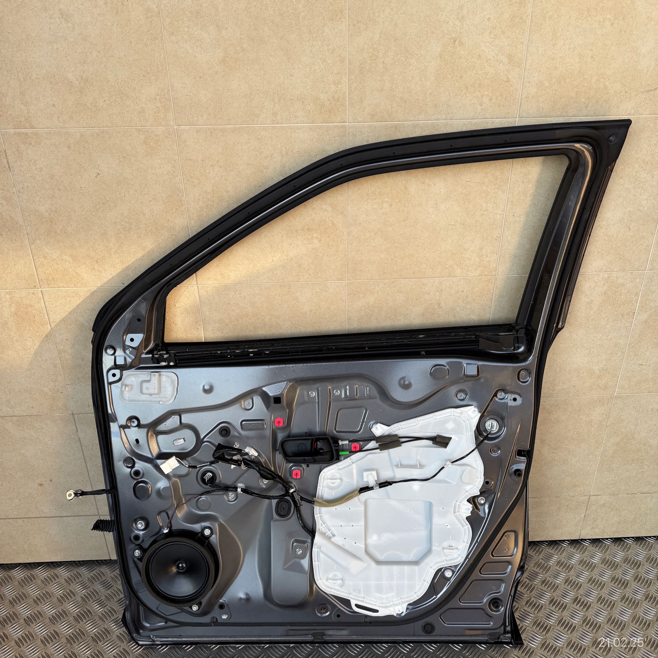 door complete front right TOYOTA YARIS CROSS 2022 ROK