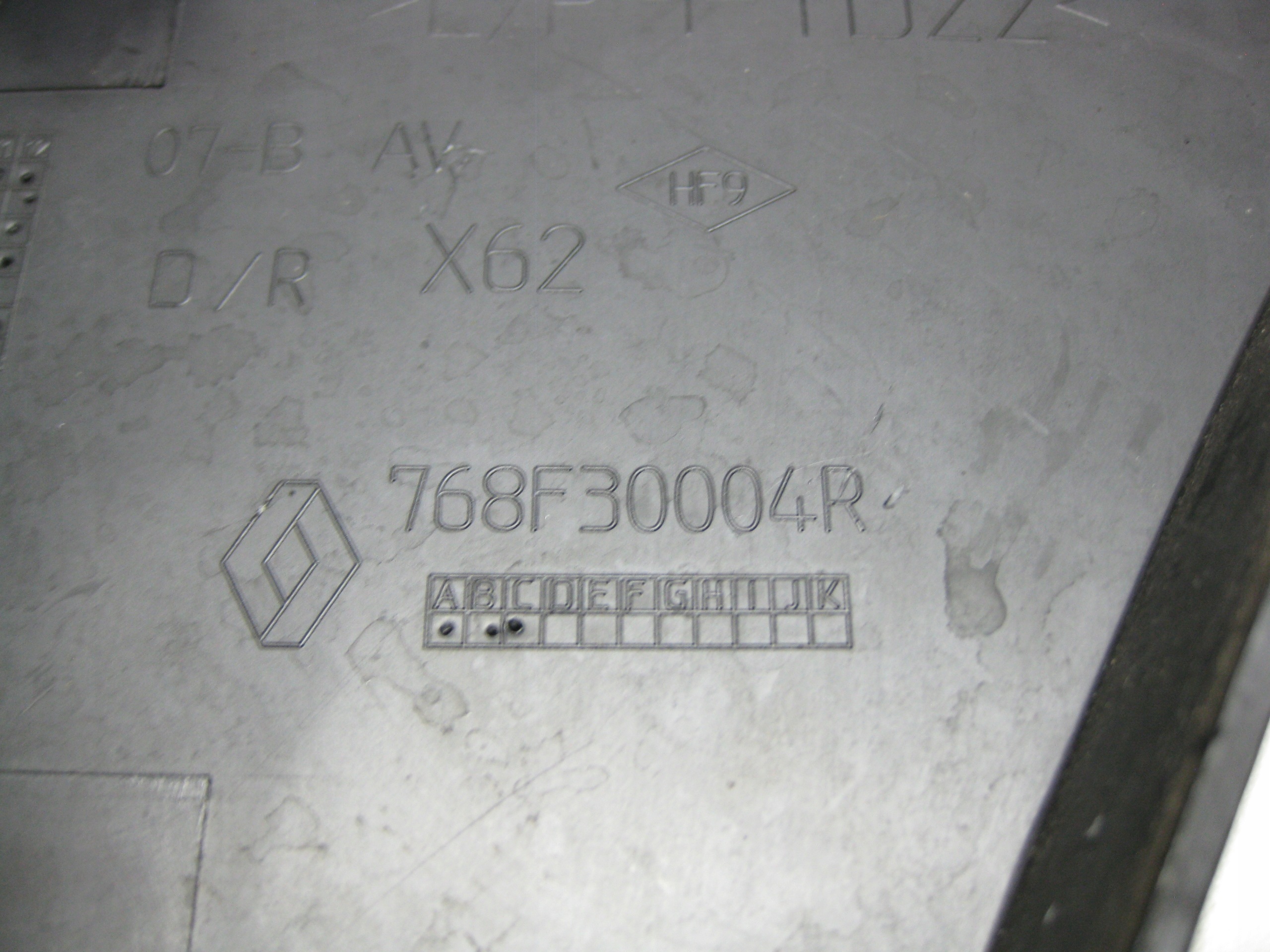 RENAULT MASTER III LIFT moulding side right rear part 768F30004R
