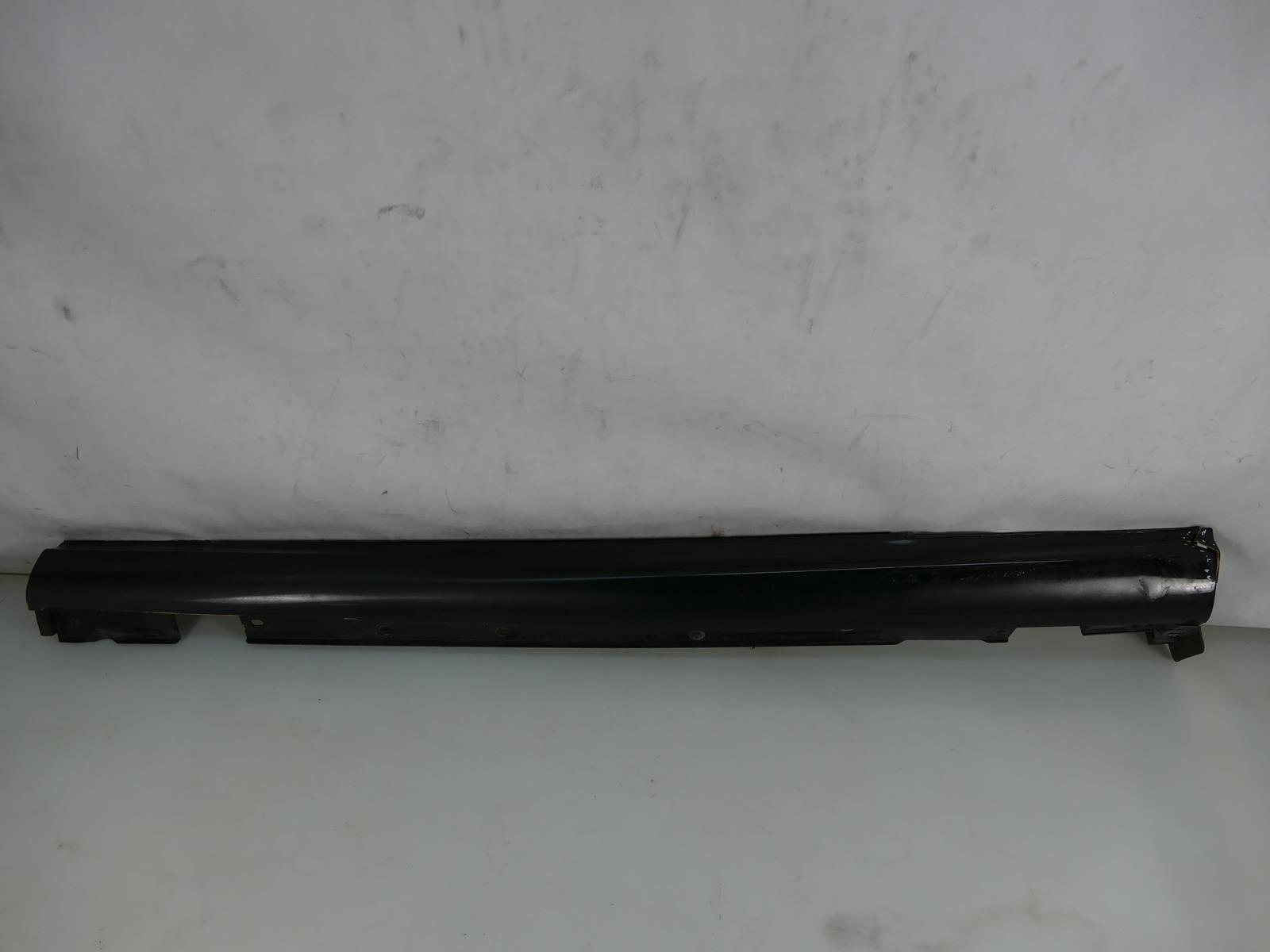 MERCEDES W209 C209 LIFT AMG moulding threshold left cap 197