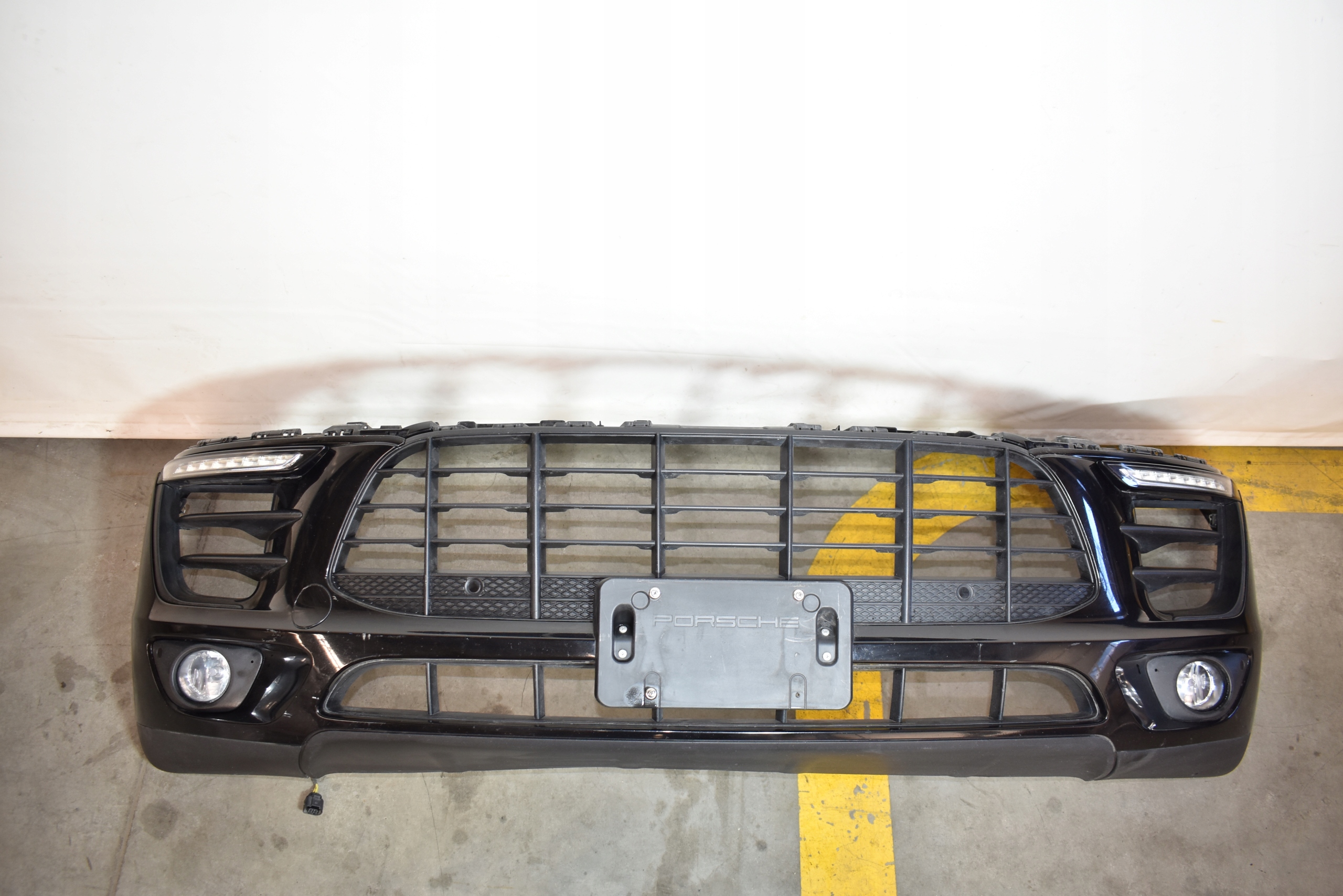 bumper front front KPL. PORSCHE MACAN 2017R. colour 041 4PDC 1