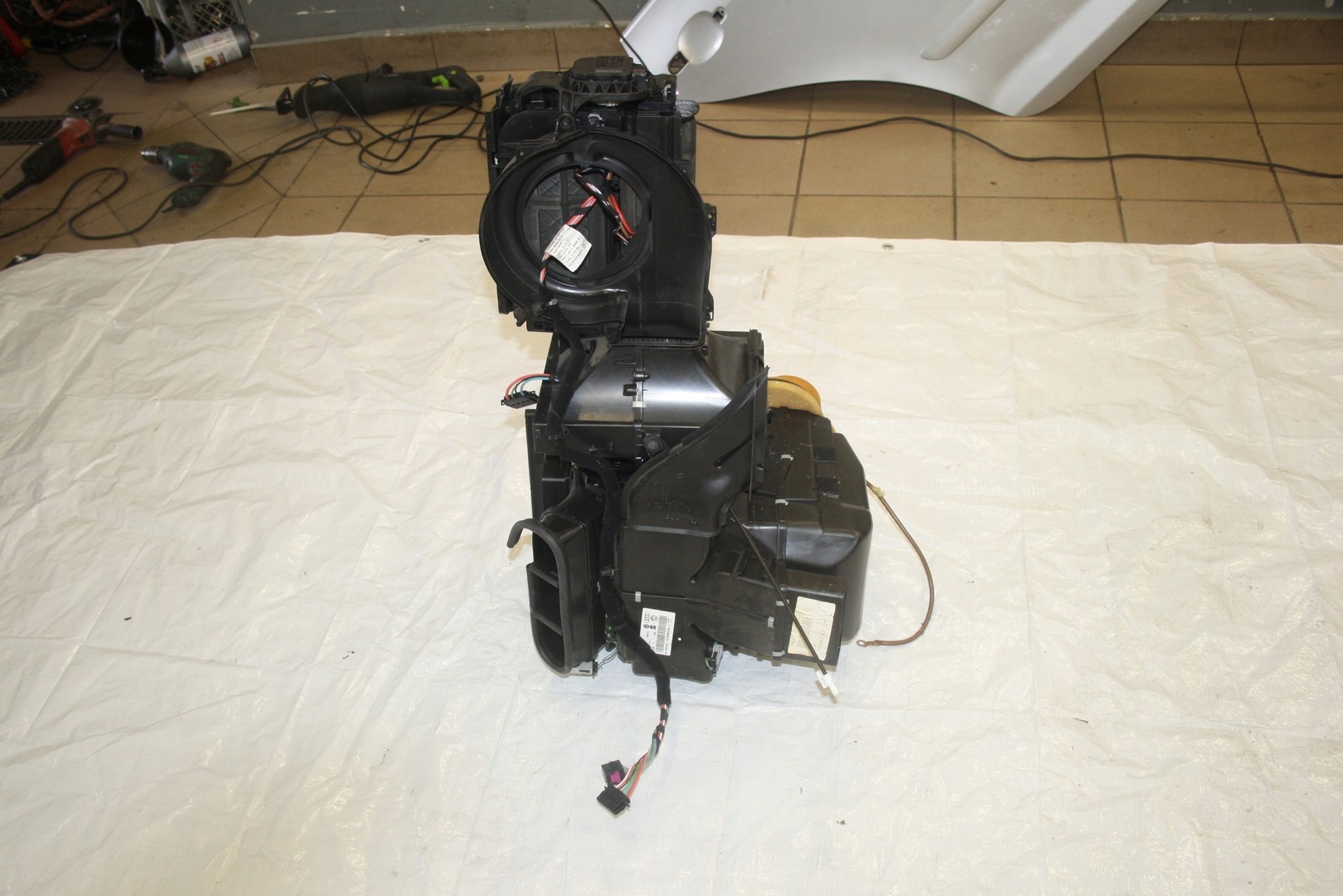 VW Polo 9N FL нагреватель EU 6q1820003gm