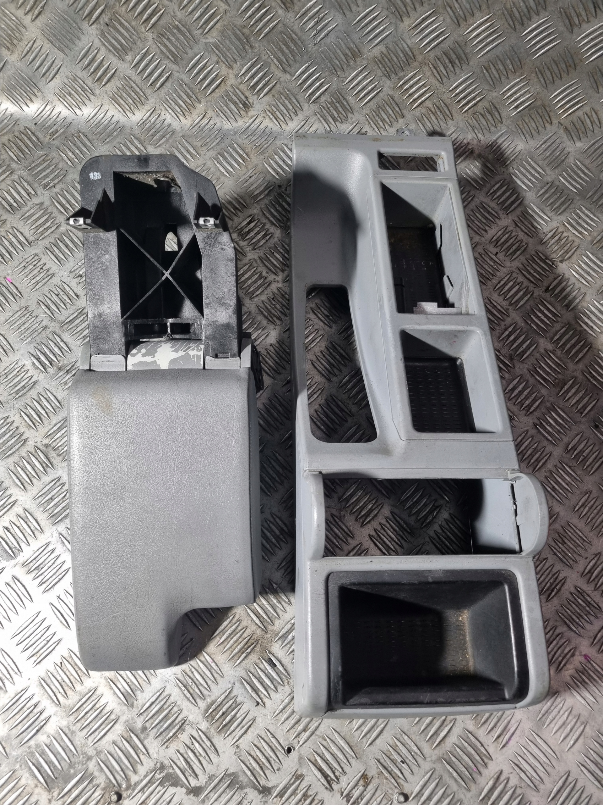 KOMPLETNY PODŁOKIETNIK BMW E46 COMPACT