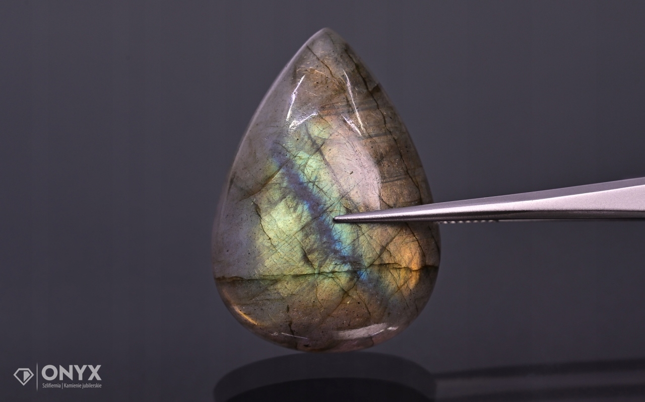 Labradorit kabošon slza 35,5x25 mm