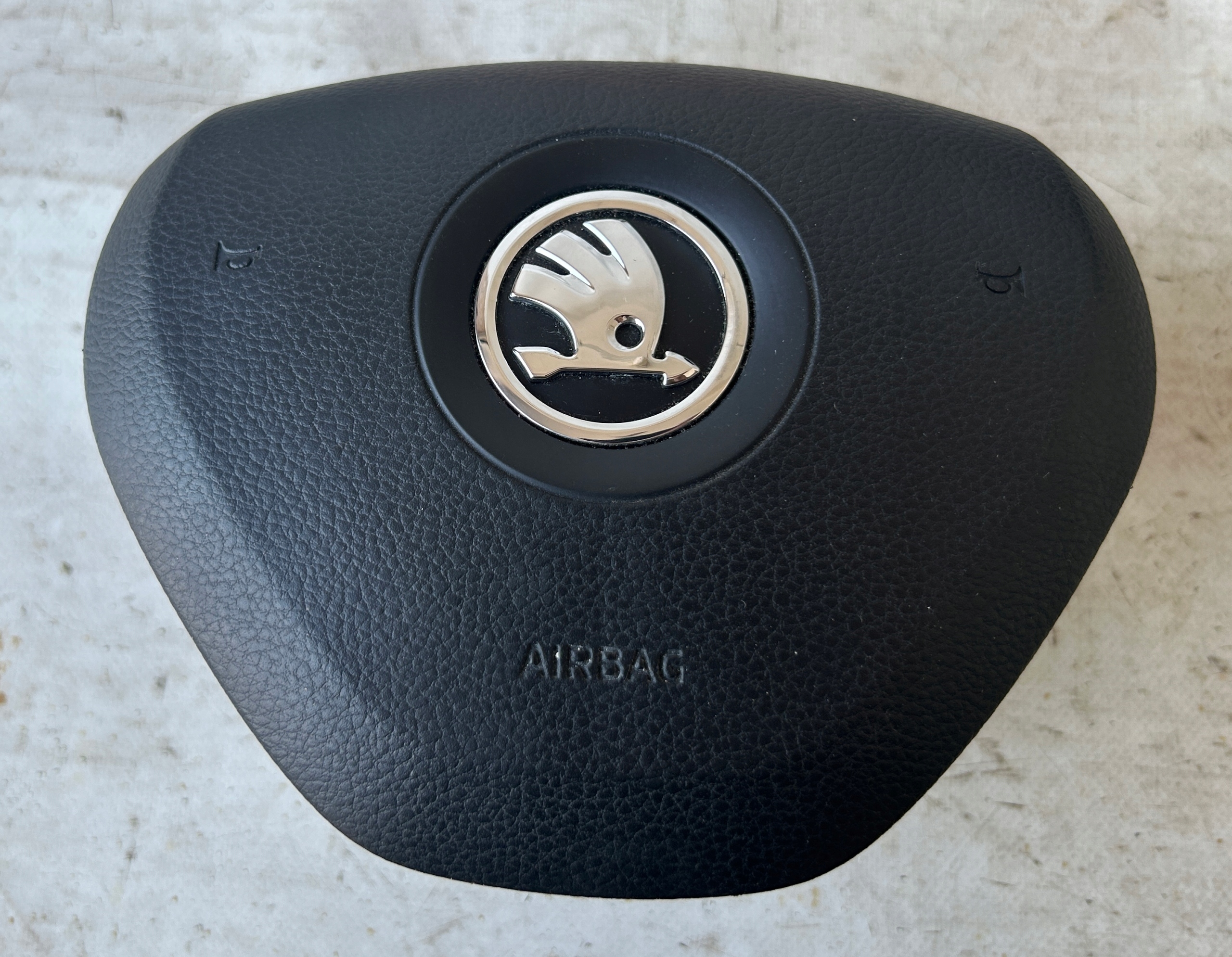 Airbag Volant SKODA OCTAVIA III 5E0880201A