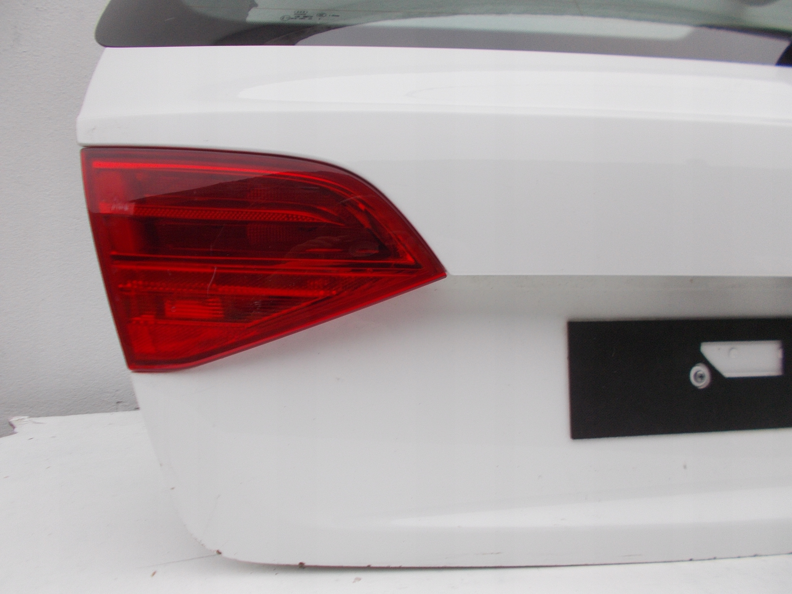 KLAPA TYLNA AUDI A4 B8 KOMBI Typ samochodu Samochody osobowe