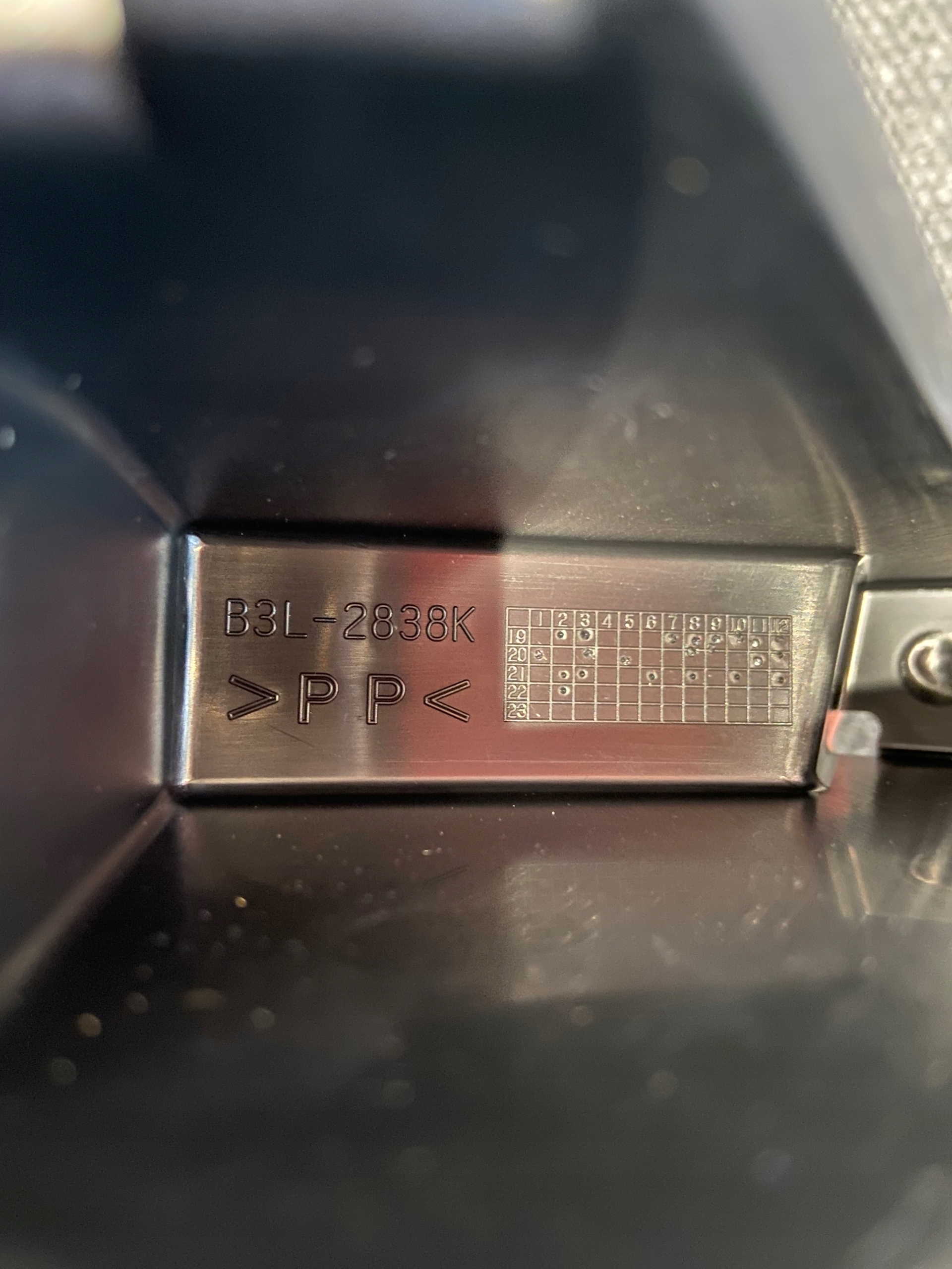 Plastik na dokumenty YAMAHA R1 model 2020-2023 Numer katalogowy części B3L2838K00_CU