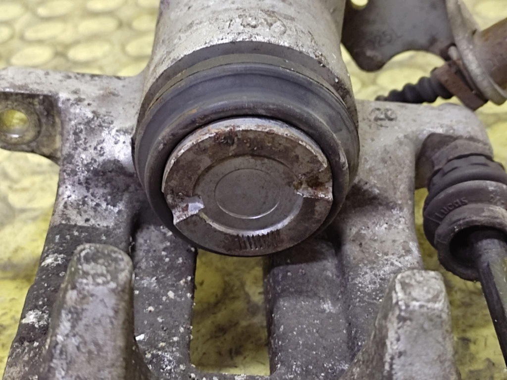 VW PASSAT B5 bremssattel bremse sattel brems- links heck