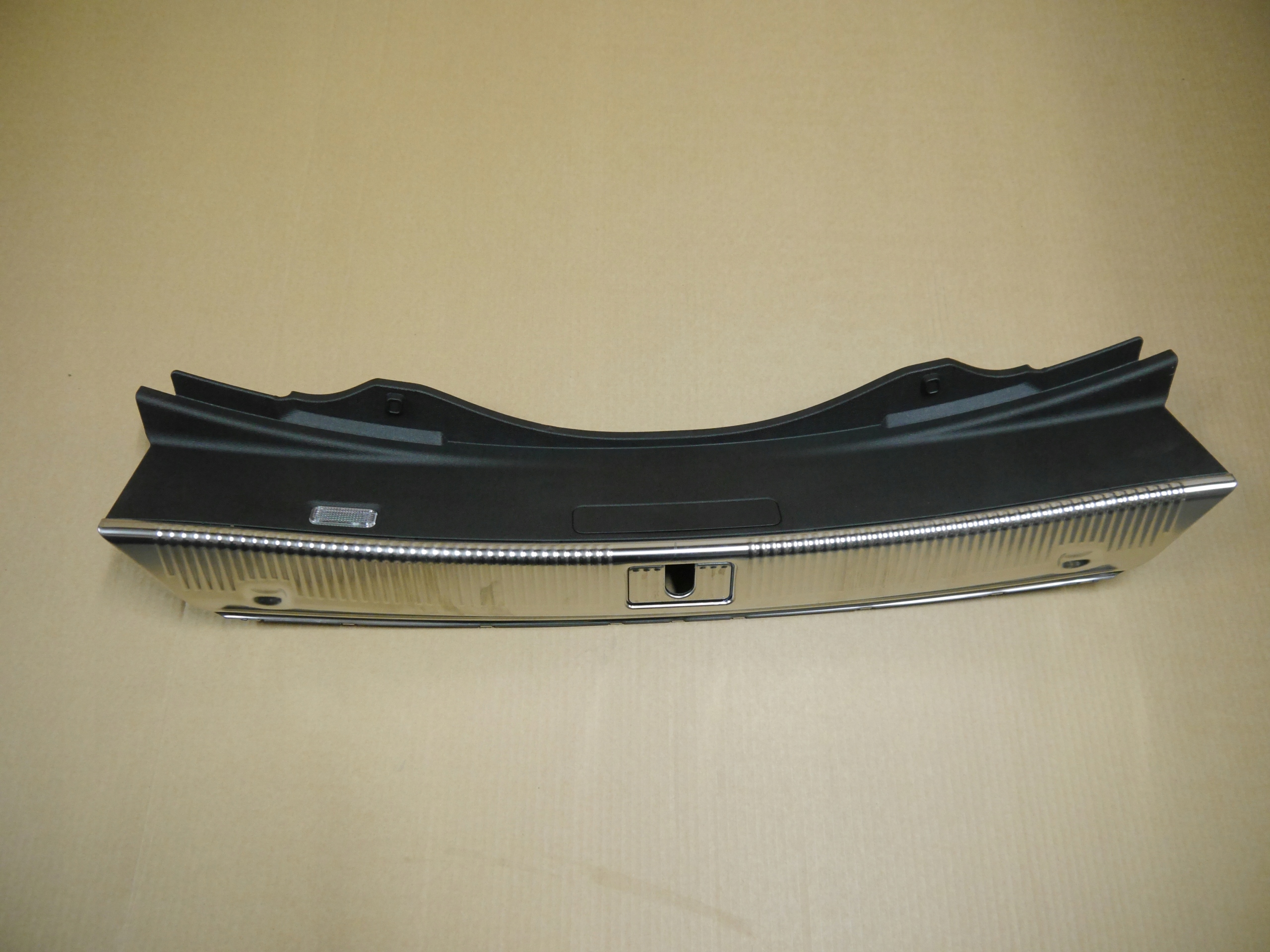 AUDI A8 D4 крышка ремня заднего 4H0863471D