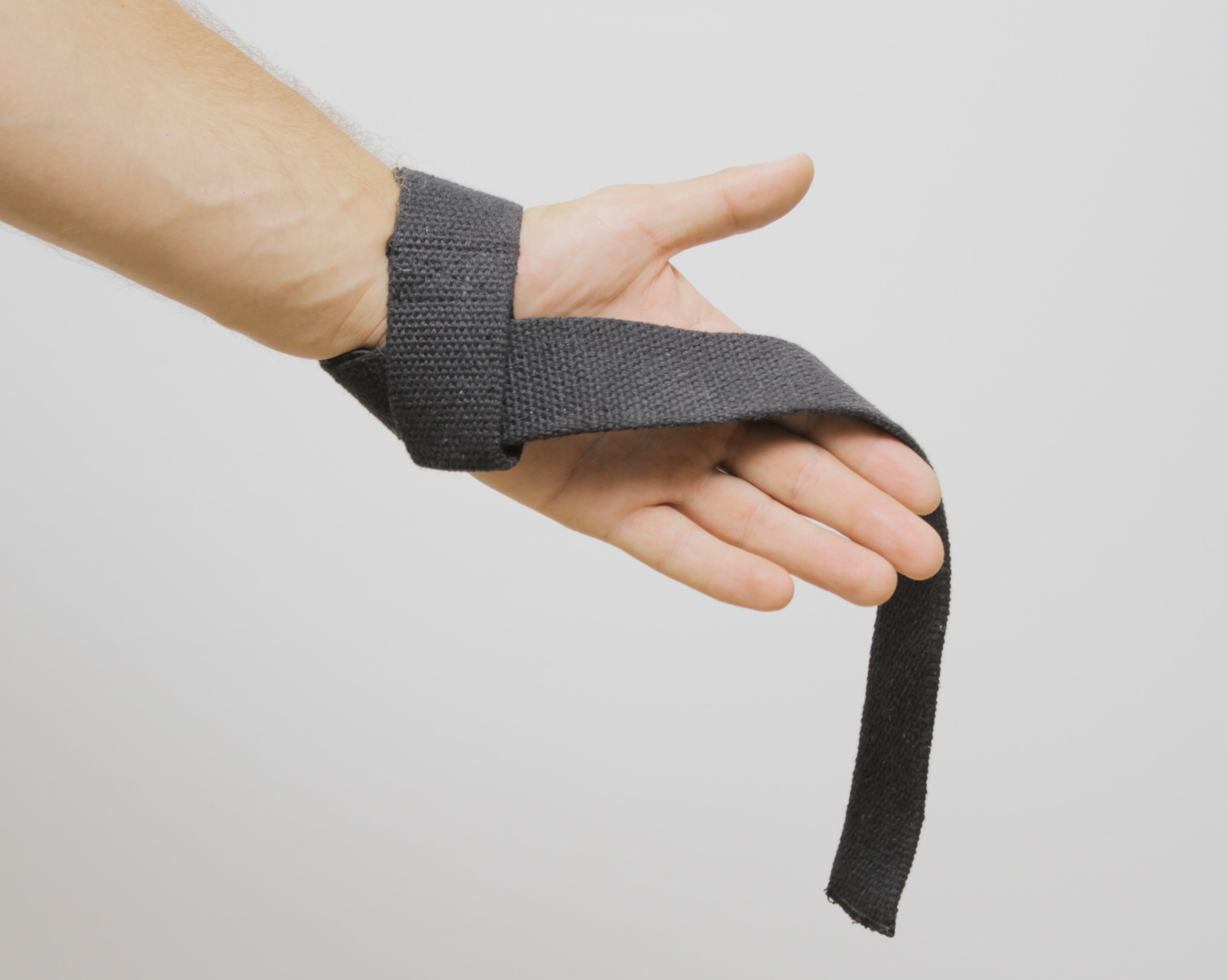 BELTOR PASKI TRENINGOWE UCHWYTY DO MARTWEGO CIĄGU CZARNE 2 SZTUKI Materiał dominujący tworzywo sztuczne