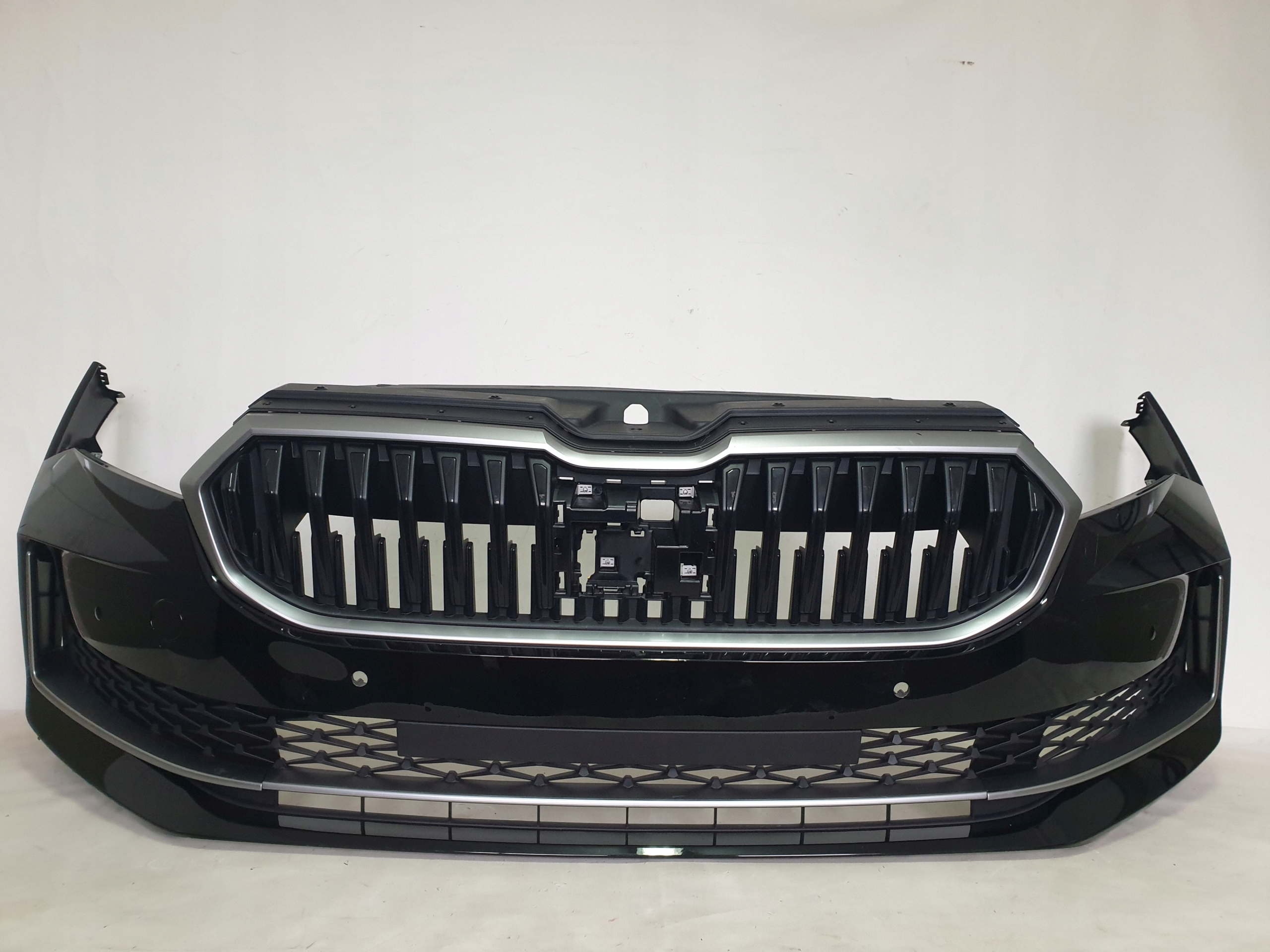 SKODA SUPERB IV 3P0 23-> bumper front front 4 x PDC cover 3P0807221