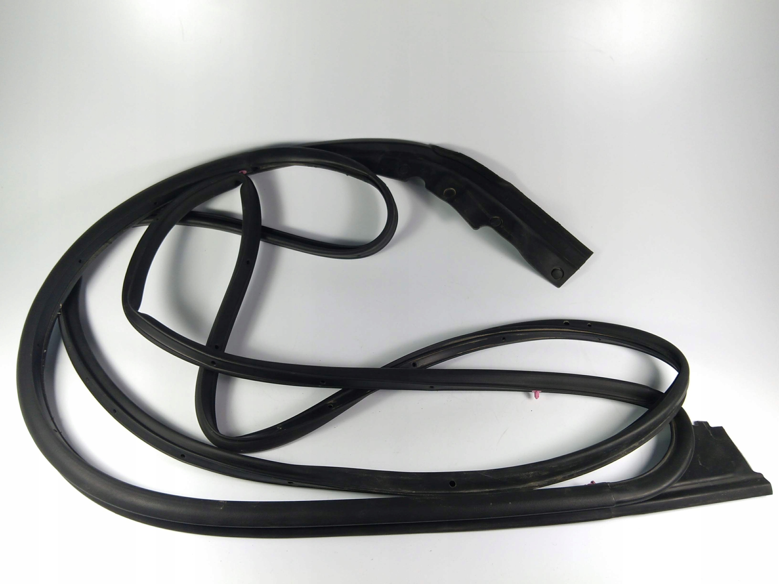 Ford F150 F250 F350 ущільнювач двері LH перед 2018+