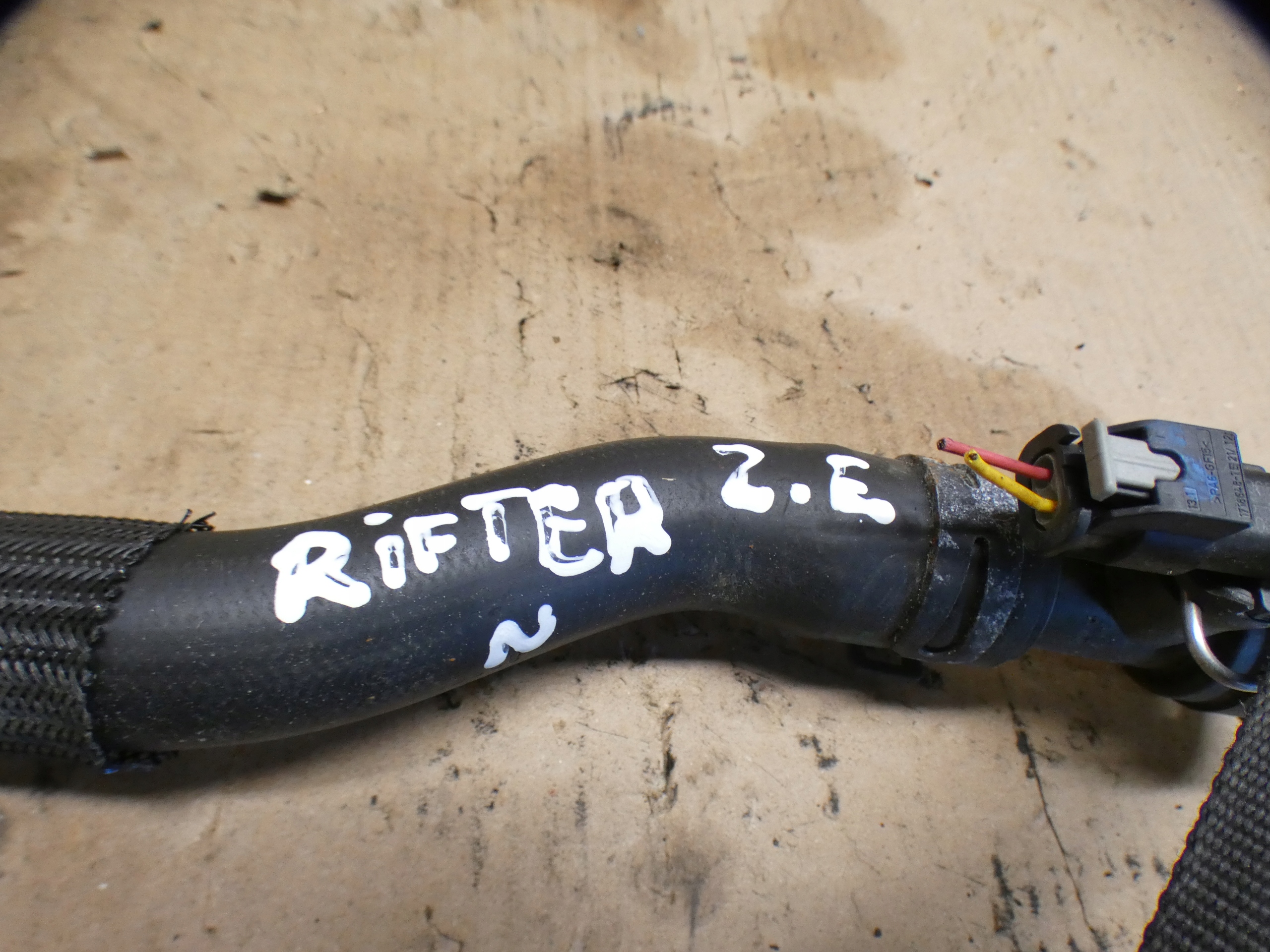 PEUGEOT RIFTER LIFT cijev prijenos vode 9851116380
