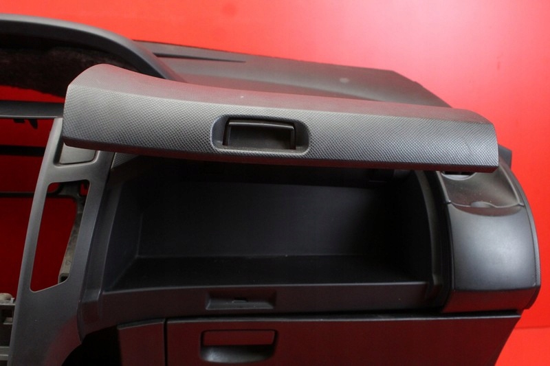 dashboard instrument panel console cockpit airbag EU TOYOTA YARIS 2 II 05-09