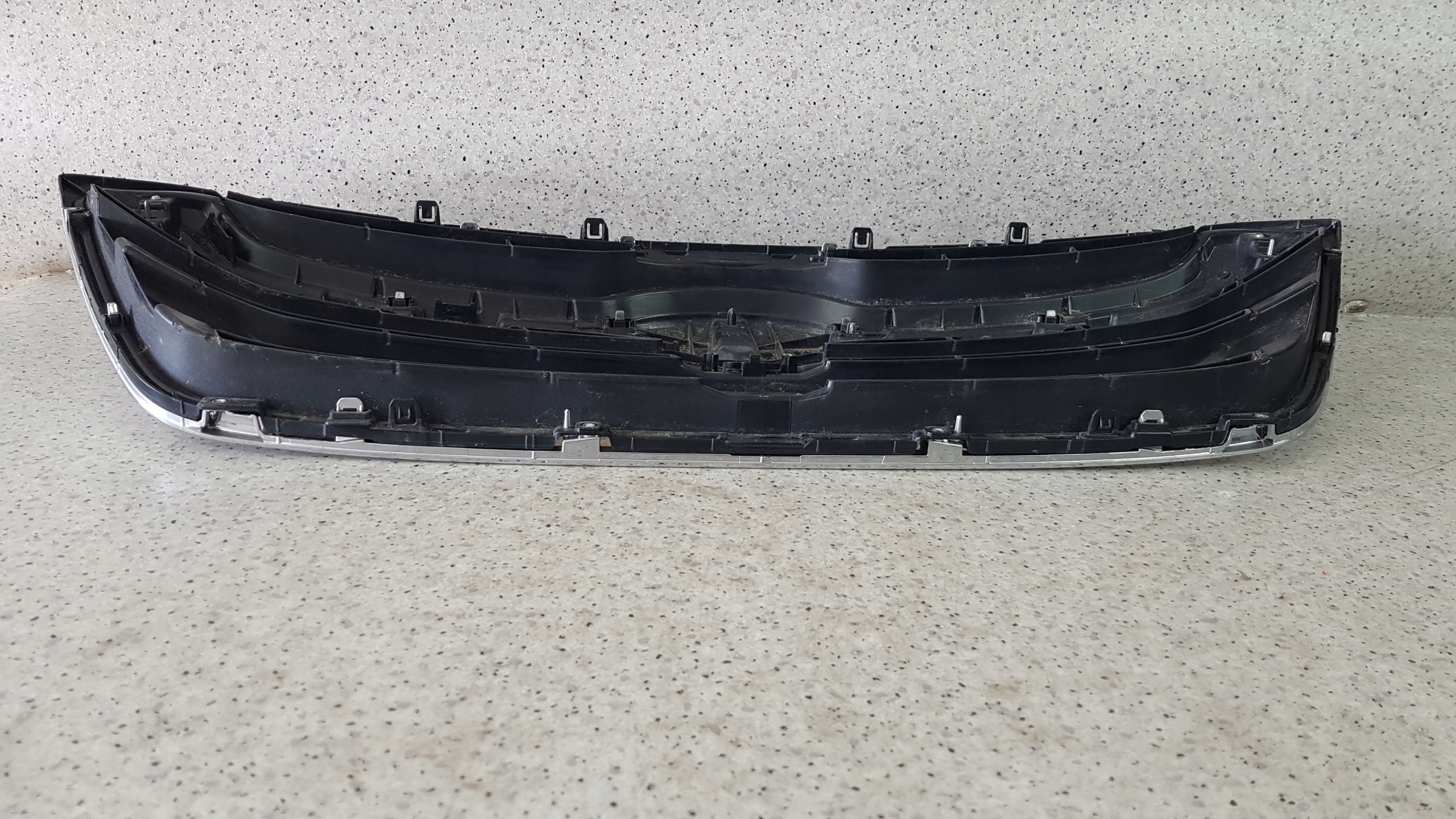 SUBARU OUTBACK 2020 - grill grille D 9451